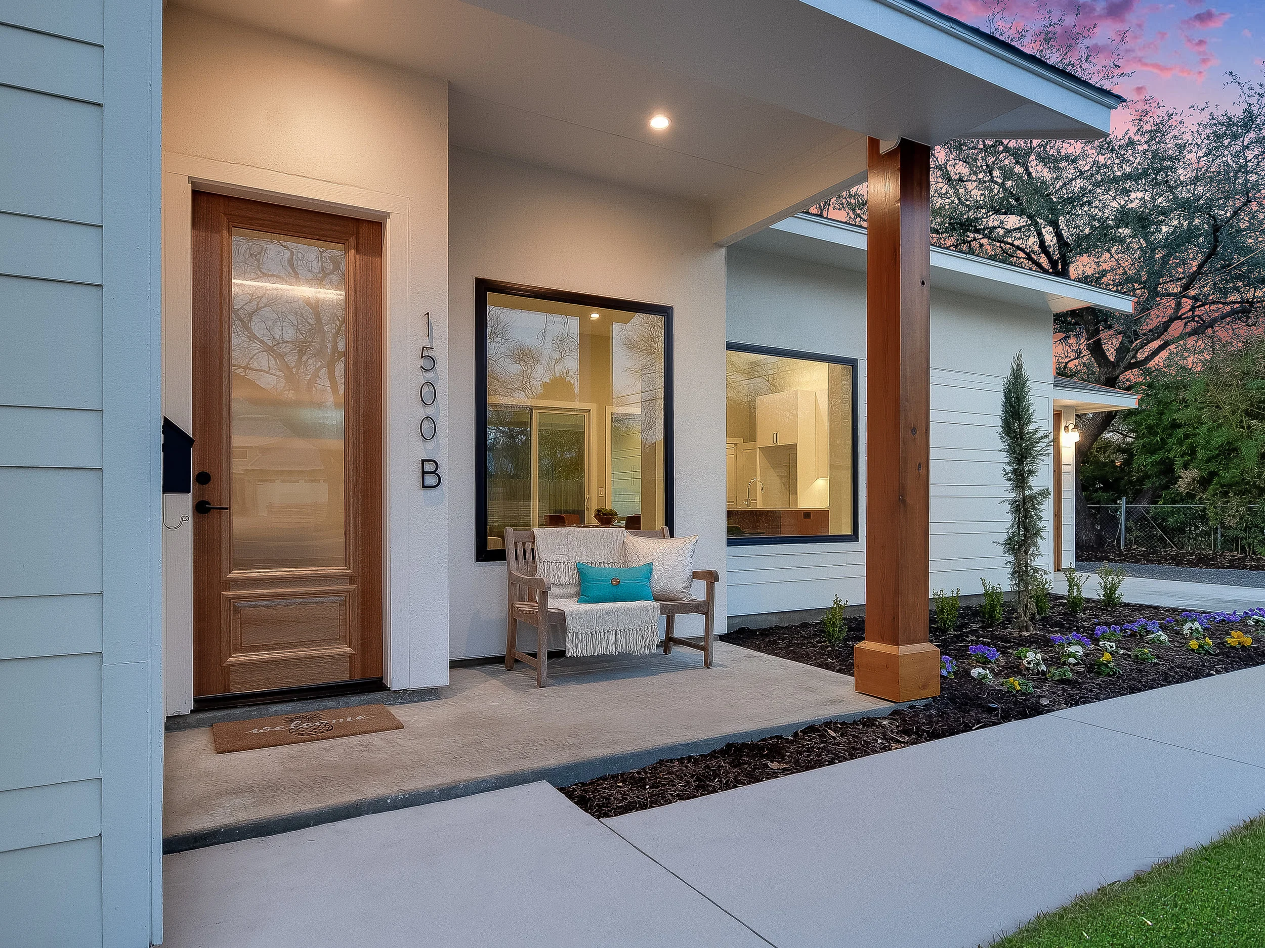005_B-Front Porch Entry.jpg
