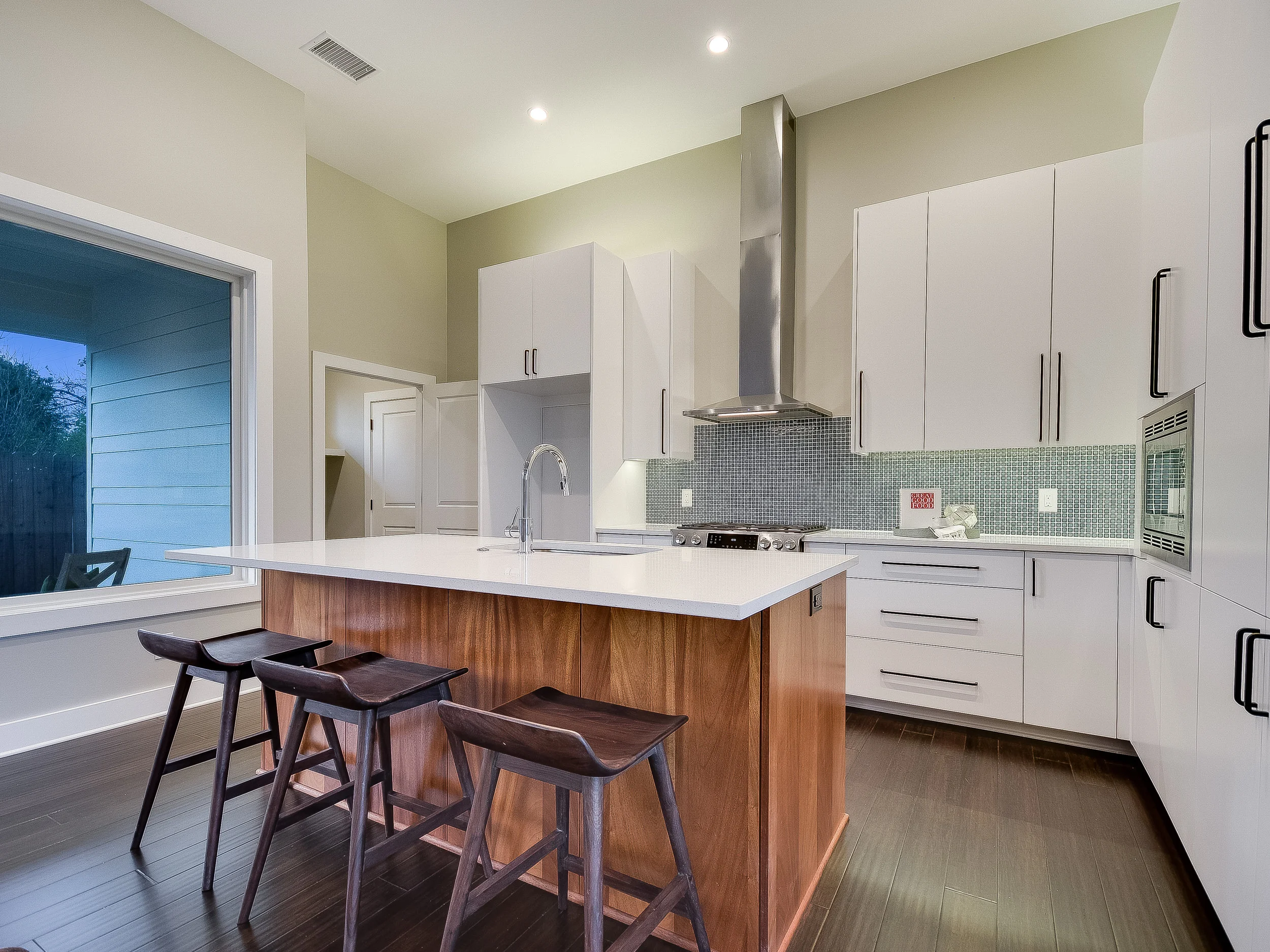 010_B-Kitchen.jpg
