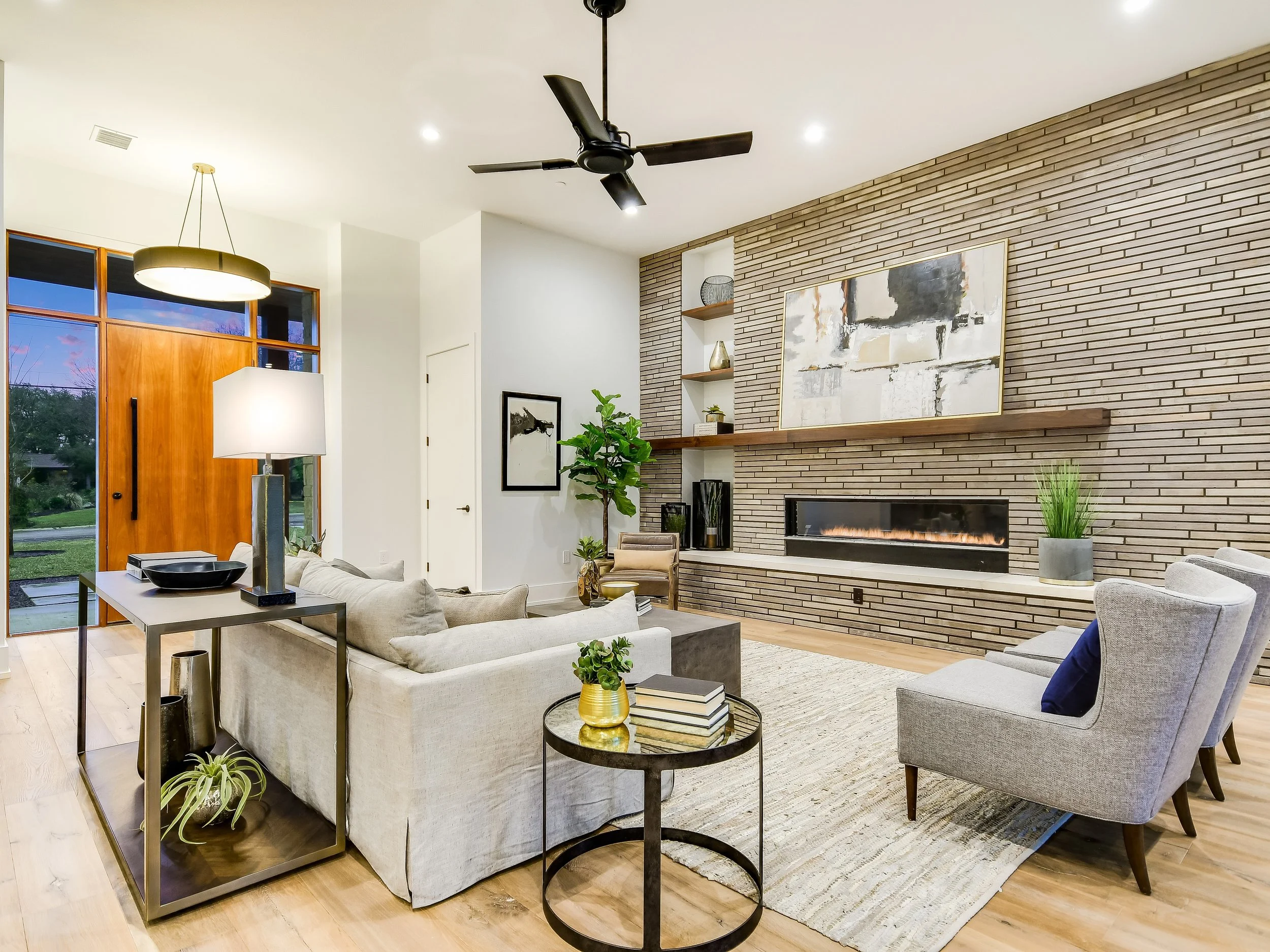 #42-5002_ Great Room 6.jpg