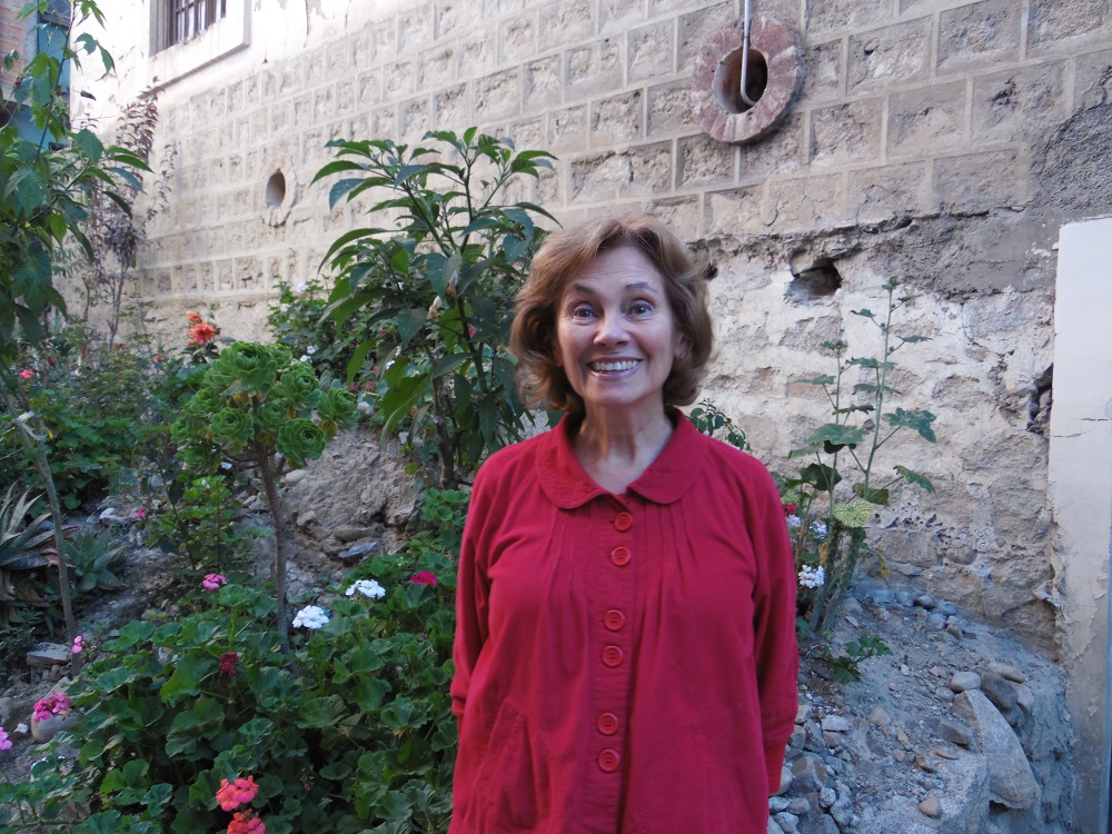Elba (Volunteer Counsellor) When I retired in 2011, Linda Zarate, my friend and former teaching colleague spoke to me about joining the project. I love the fact that I am contributing to the future of young people who want an education. Students' faces light up when they first realize that they will have support to work toward their dreams and this inspires me to continue. I do a lot of listening as students tell us about their plans, their successes and the obstacles that they encounter. As a retired teacher, I enjoy working with students to hone their reading comprehension and study skills and bridge the gaps that often exist when impoverished students embark on a program of study. I want the number of students who reach their dreams to grow and the difficulties that challenge them to decrease.