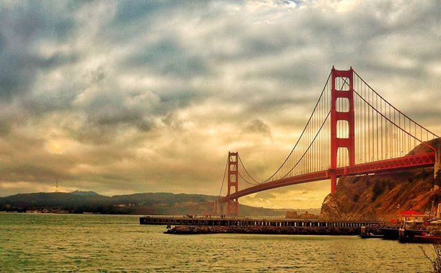 #Fire in the sky. #Dawn is beautiful- even more when its in the backdrop of the majestic #goldengatebridge. #landscape #landscapephotography #bridge #cityscape #cloudscape #skyline #architecture #architecturephotography #travelphotography #travel #travelblogger #travelgram #instapic #instaframe #instadaily #instasky #instadaily #photooftheday #globetrotter #wanderlust #wanderer #sanfrancisco