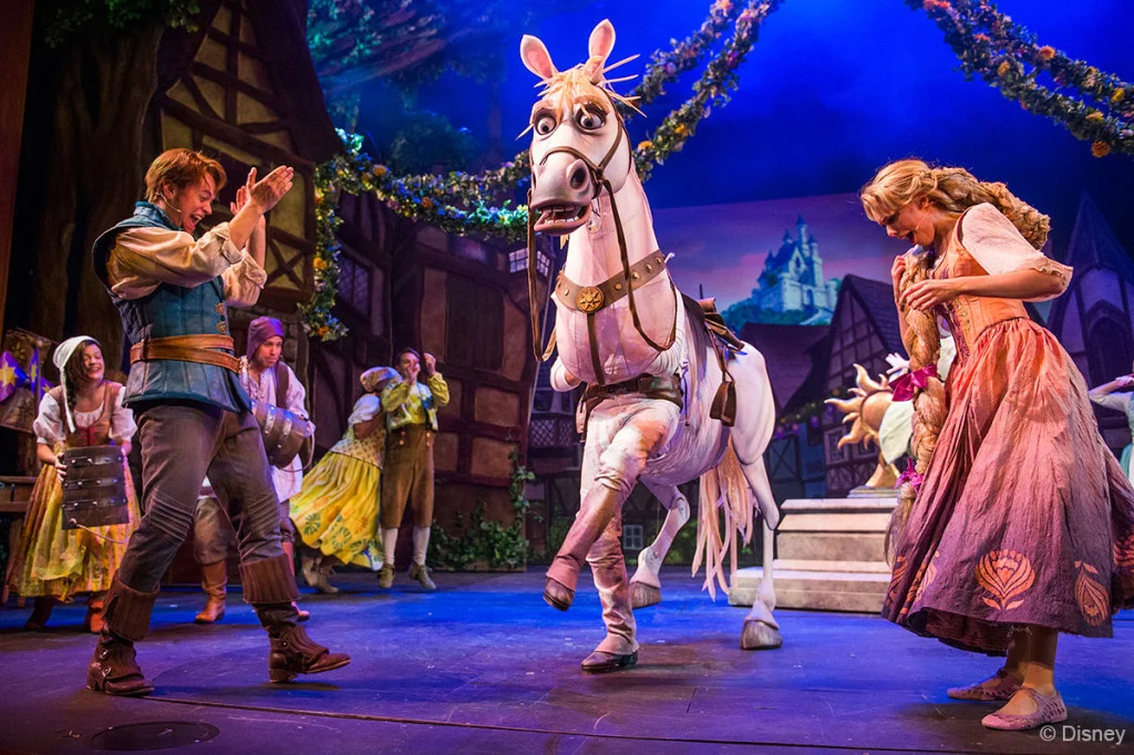Tangled-The-Musical-Maximus-Flynn-Rapunzel-1024x682.jpg