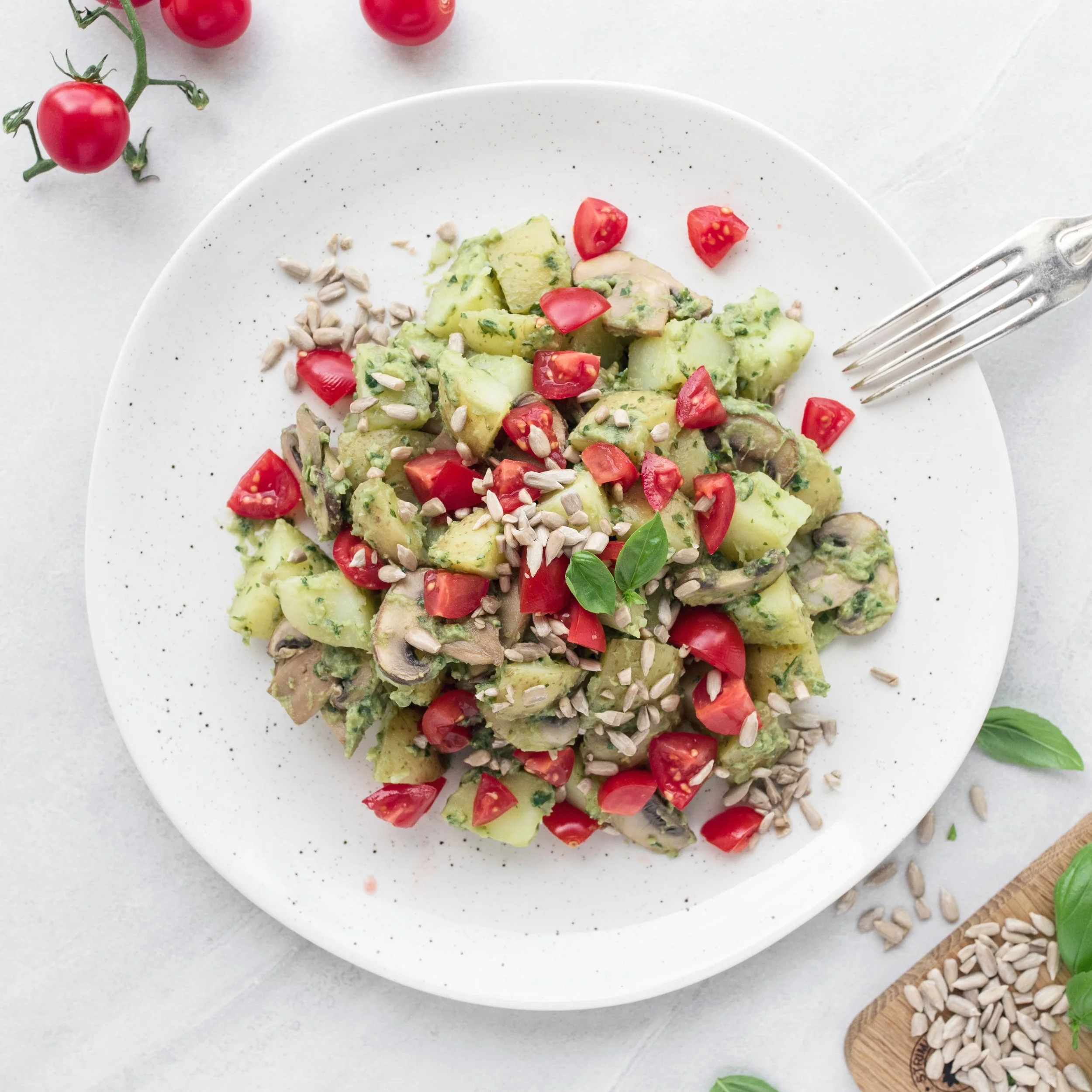 Enkel vegansk varm potatissallad med svamp