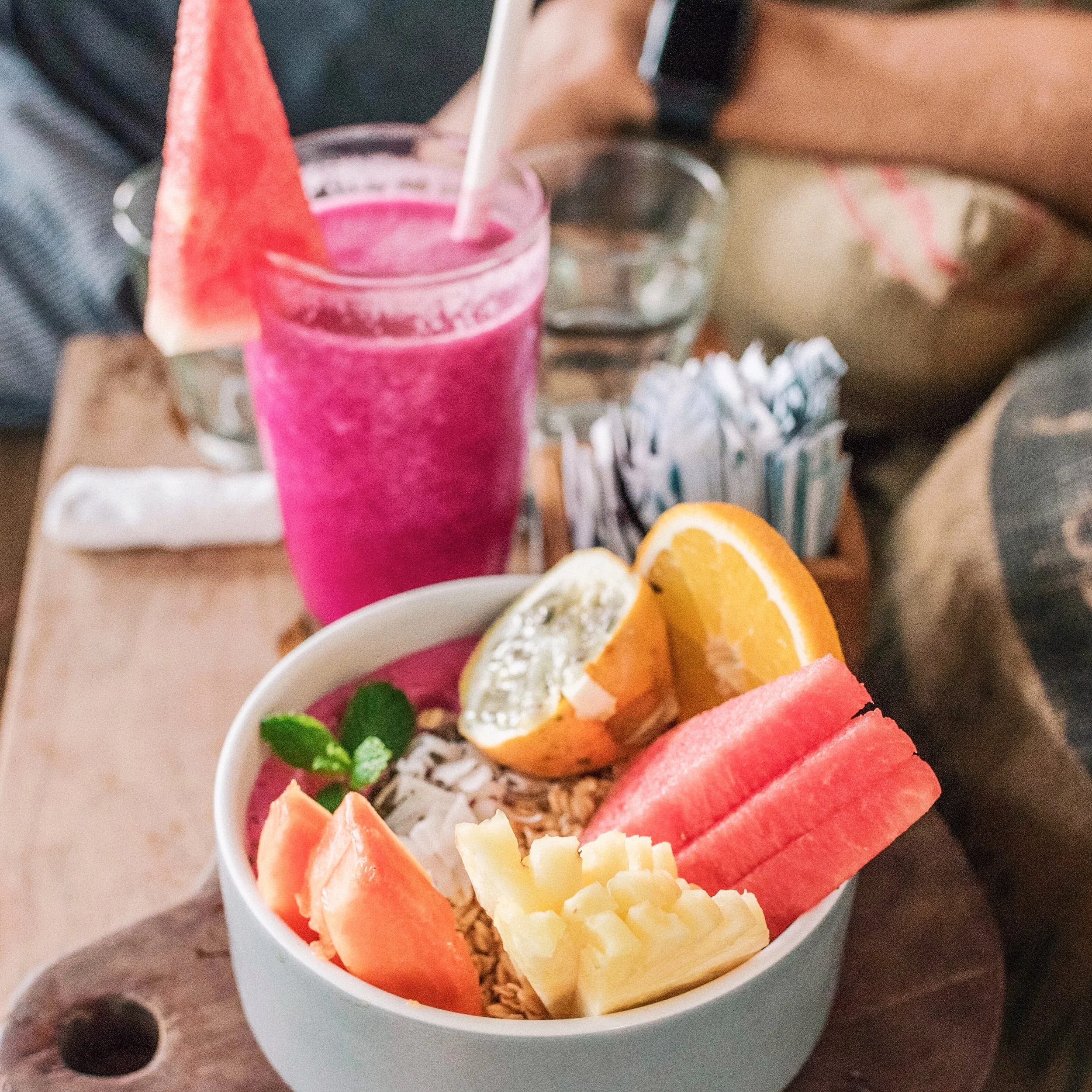 I love digging into smoothie bowls, this one is very fruity ant not over sweet.. perfect