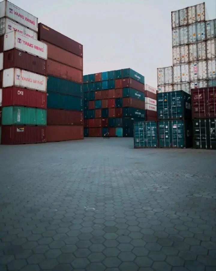 [🔊 SOUND ON!] A few short loops from last summer for @evectro_motors, featuring this beautiful 100% electric @meijsmotorman bike ⚡

📷 BTS: @mgkini86
🎵 Tune: Out of Flux [@veshza 😱] - Punkd via @artlist.io

#brothersideHyperloops #hyperlapse #stop