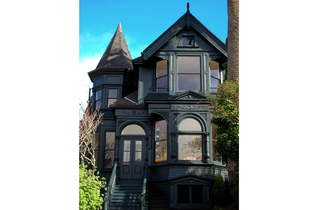 18-green-painted-victorian-california-home-design.png