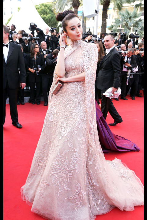 54bc08ca2049b_-_hbz-100-best-dresses-2012--fan-bing-bing