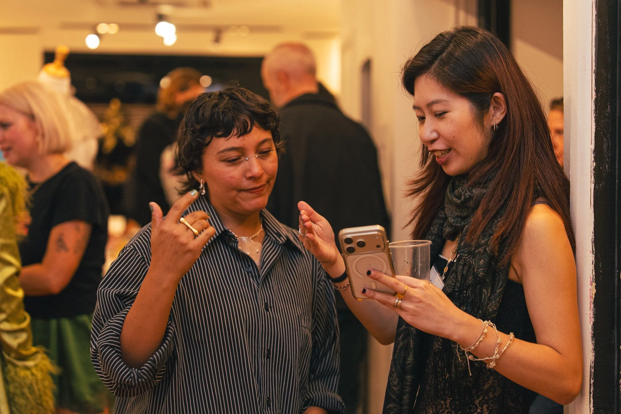 Sophie Kissin talking to Pei-Han about jewelry.JPG