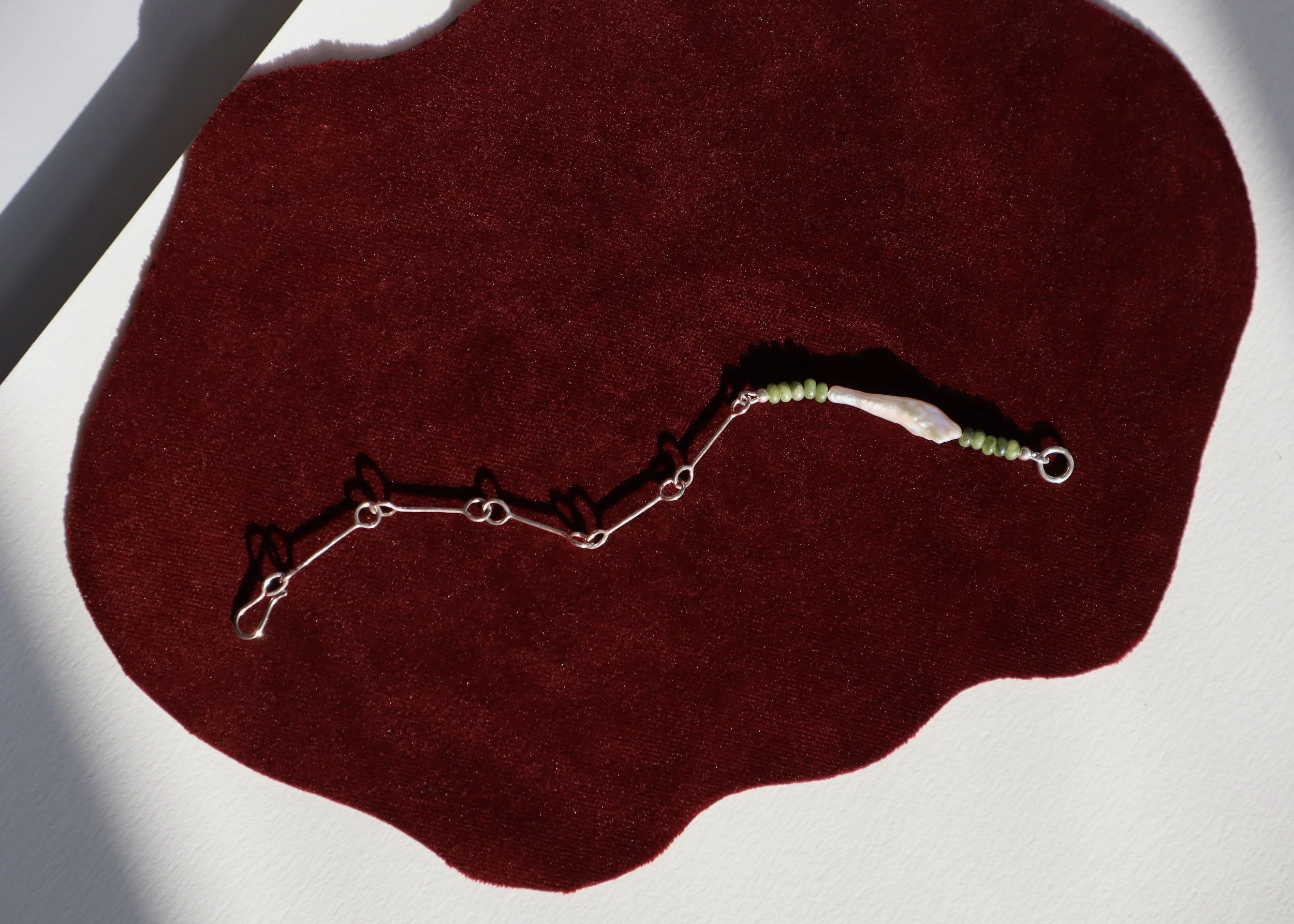 keshi pearl and jade silver link bracelet 2.JPG