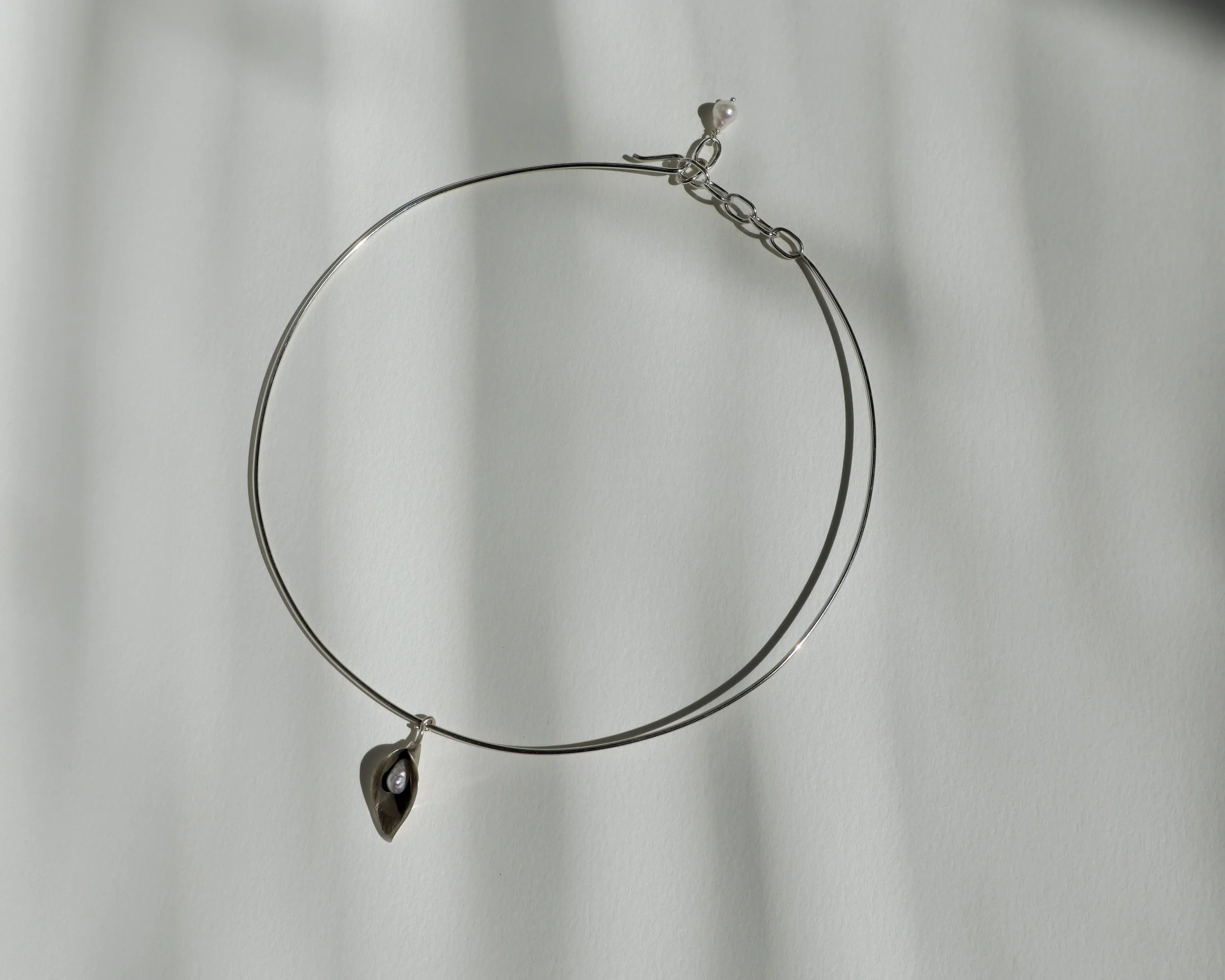 silver collar calla lily necklace Sophie kissin jewelry.JPG