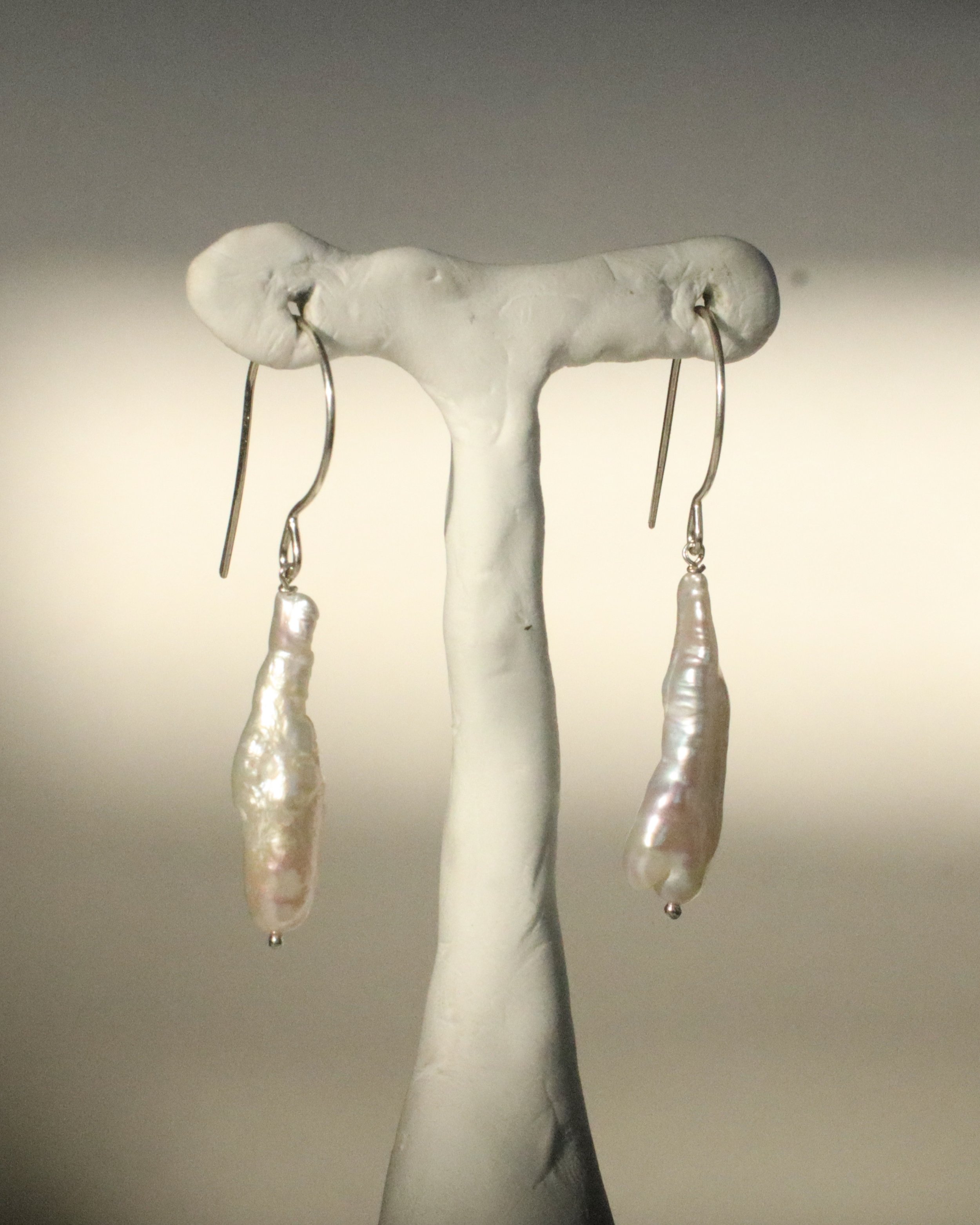 oblong keshi pearl dangle earrings Sophie Kissin Jewelry 2.JPG