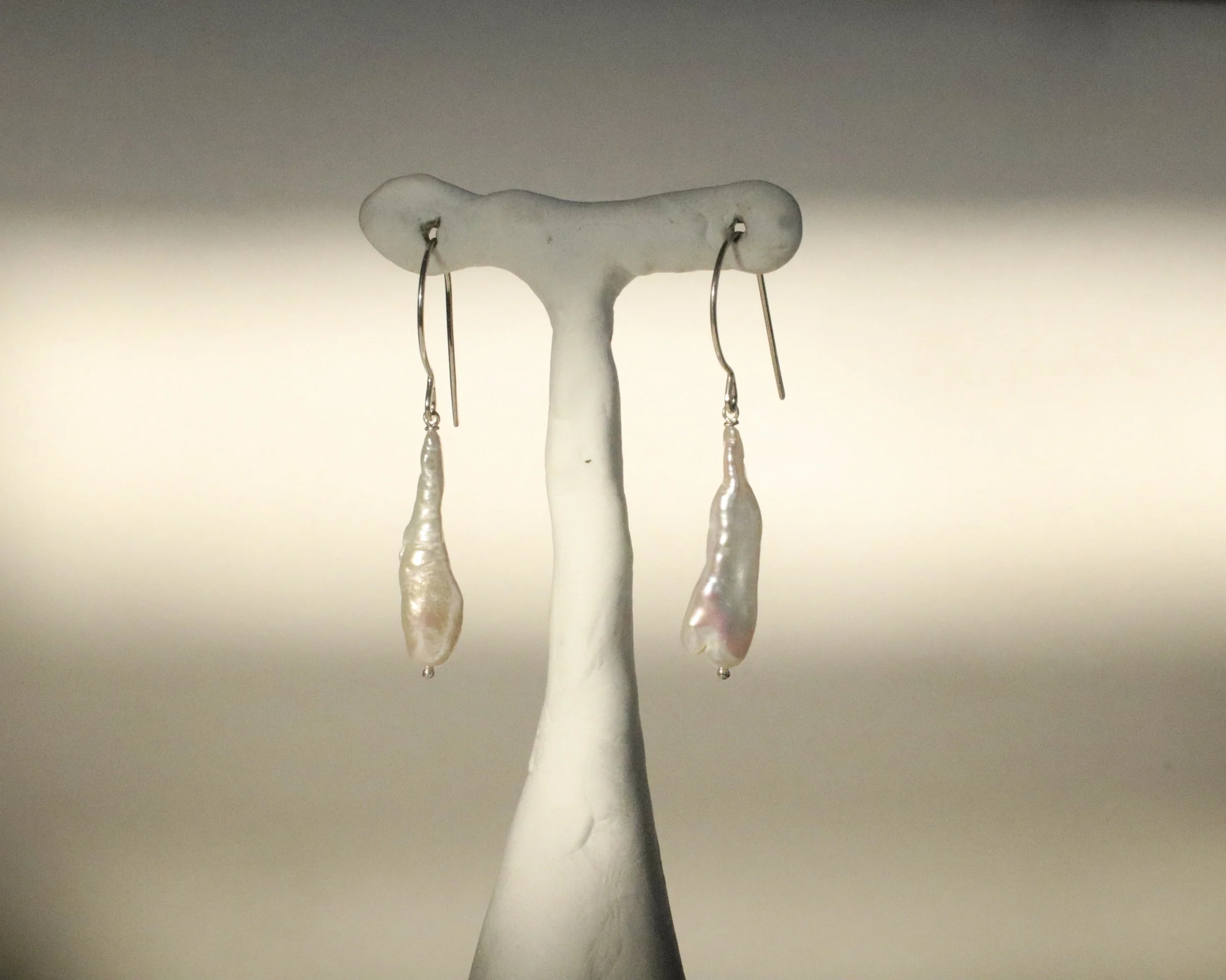 oblong keshi pearl dangle earrings Sophie Kissin Jewelry 3.JPG