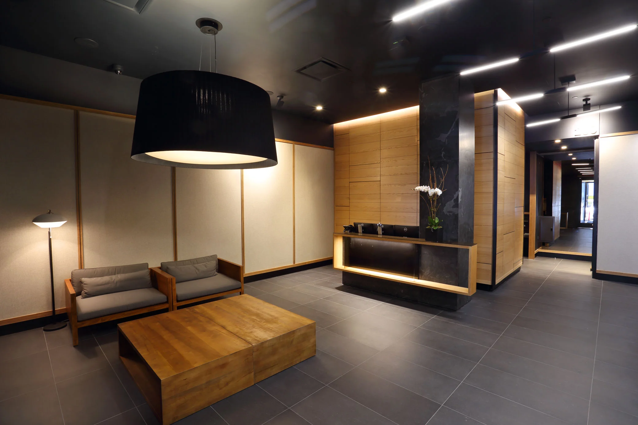 39street2567Lobby.jpg