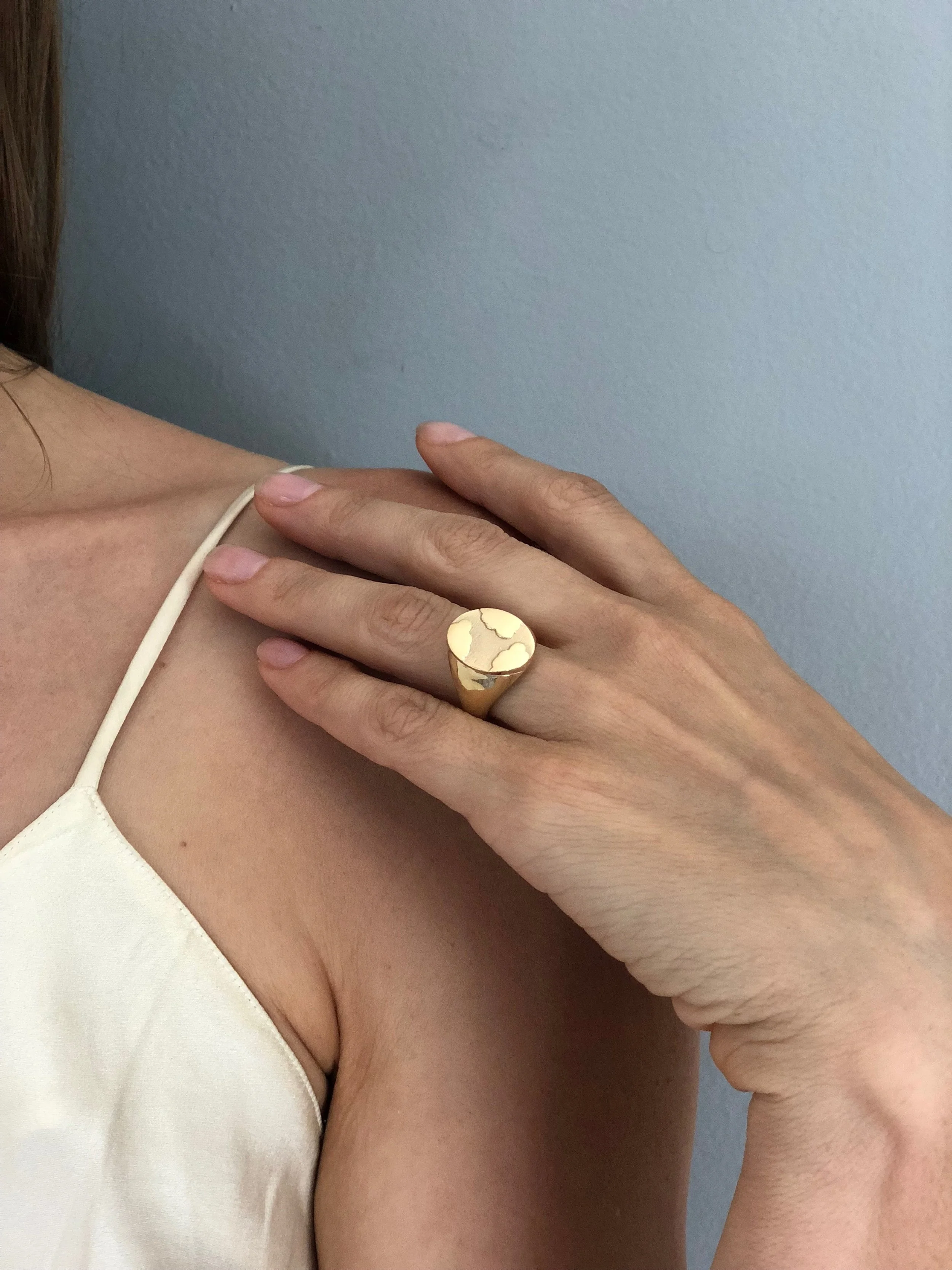 Cloud Signet Solid Large YG.JPG