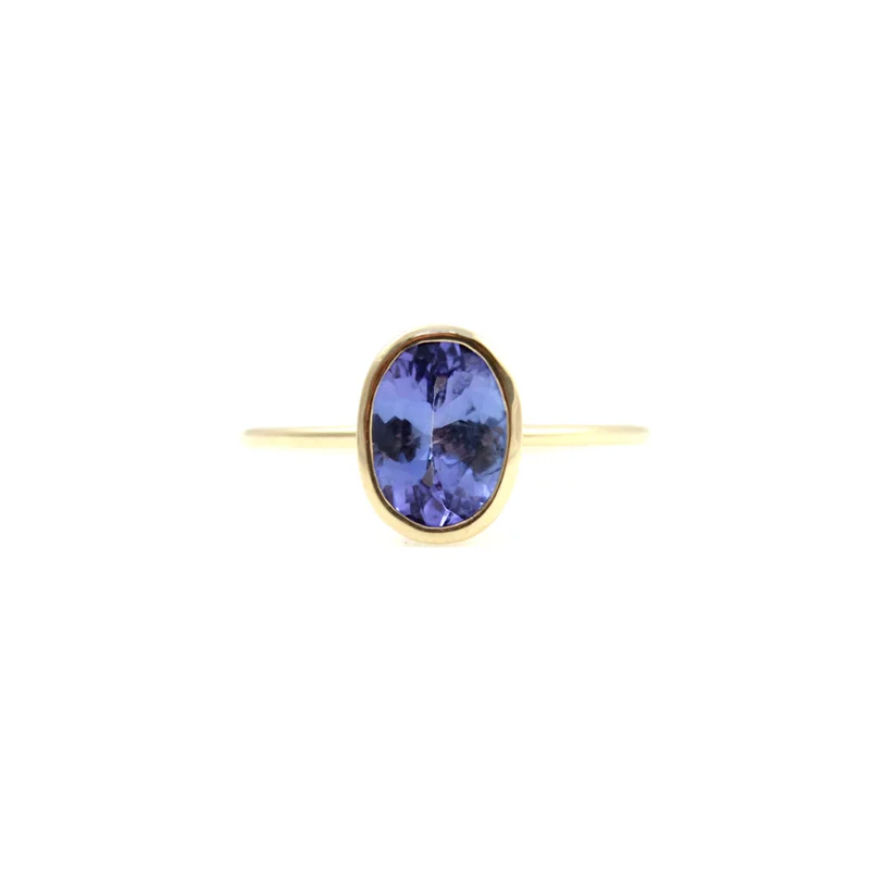 Oval Tanzanite with Thin Band