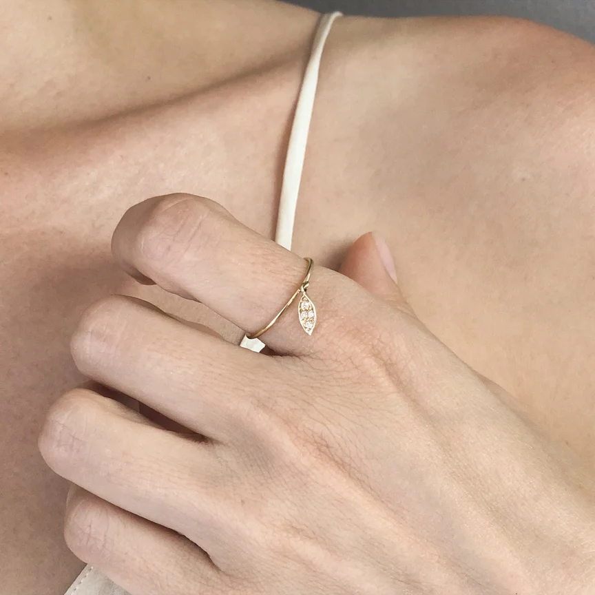 Pave Leaf Stacker YG.JPG