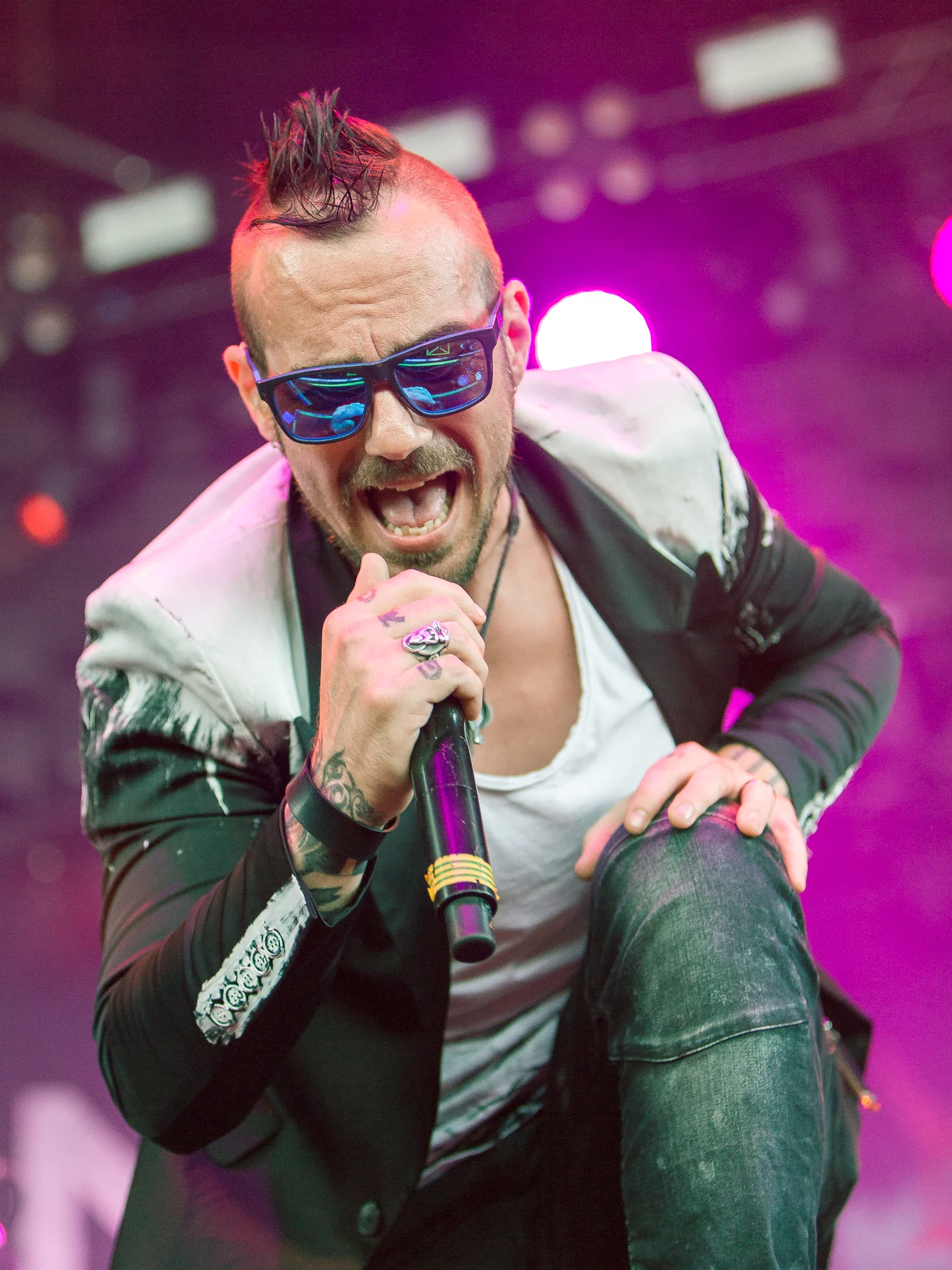 ADAM GONTIER // SAINT ASONIA