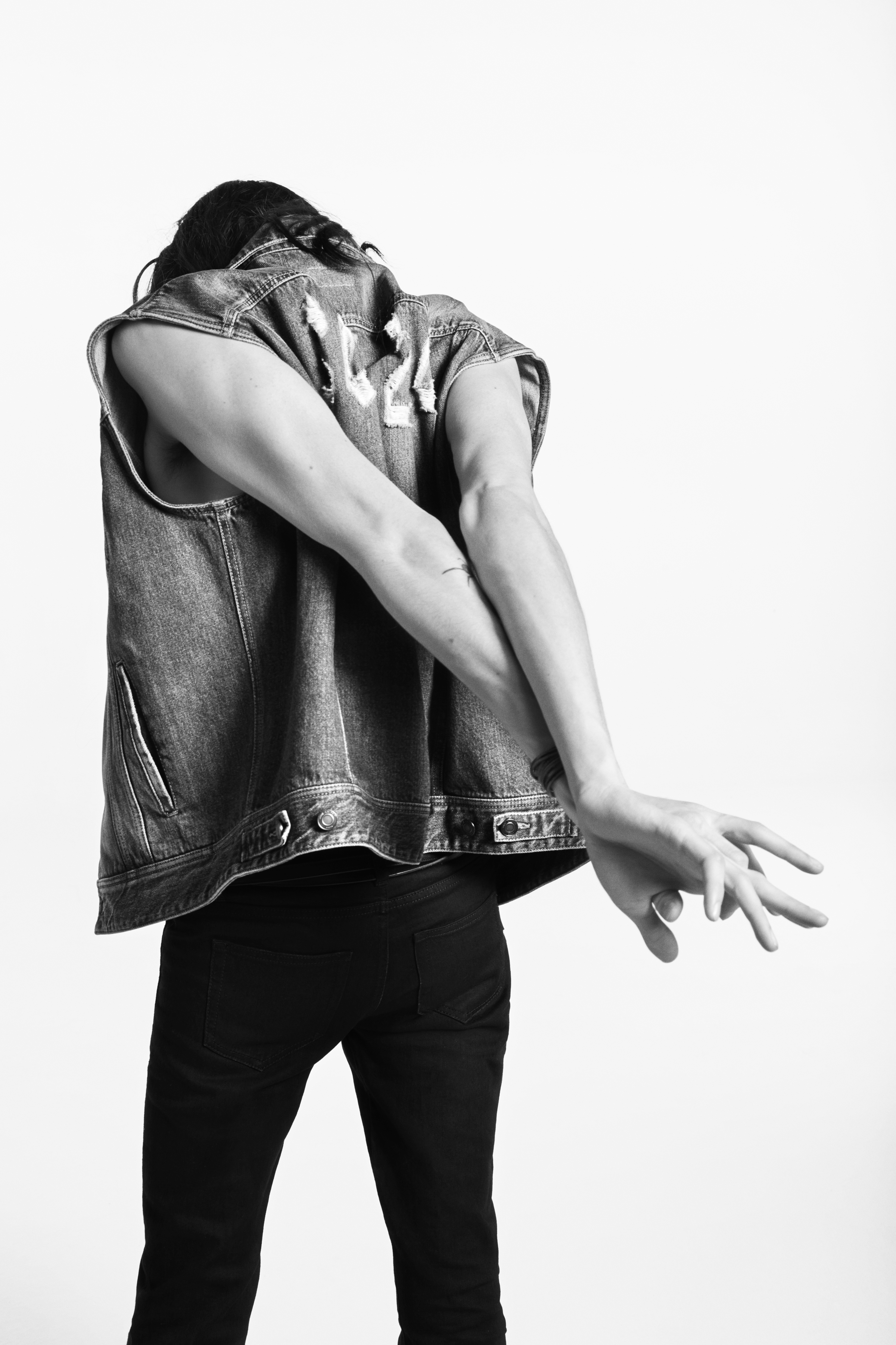 SAINT-LAURENT_S19-DENIM_HR_03.jpg