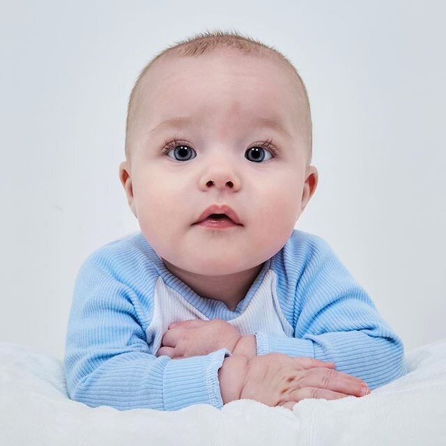 Another beautiful baby came to my studio #children #childphotography #baby #babyshower #babywrapping #babyphotography #babyphotoshoot #portrait #portraitphotography #picoftheday #pictureoftheday #londonphotographyagency #gerryghionis