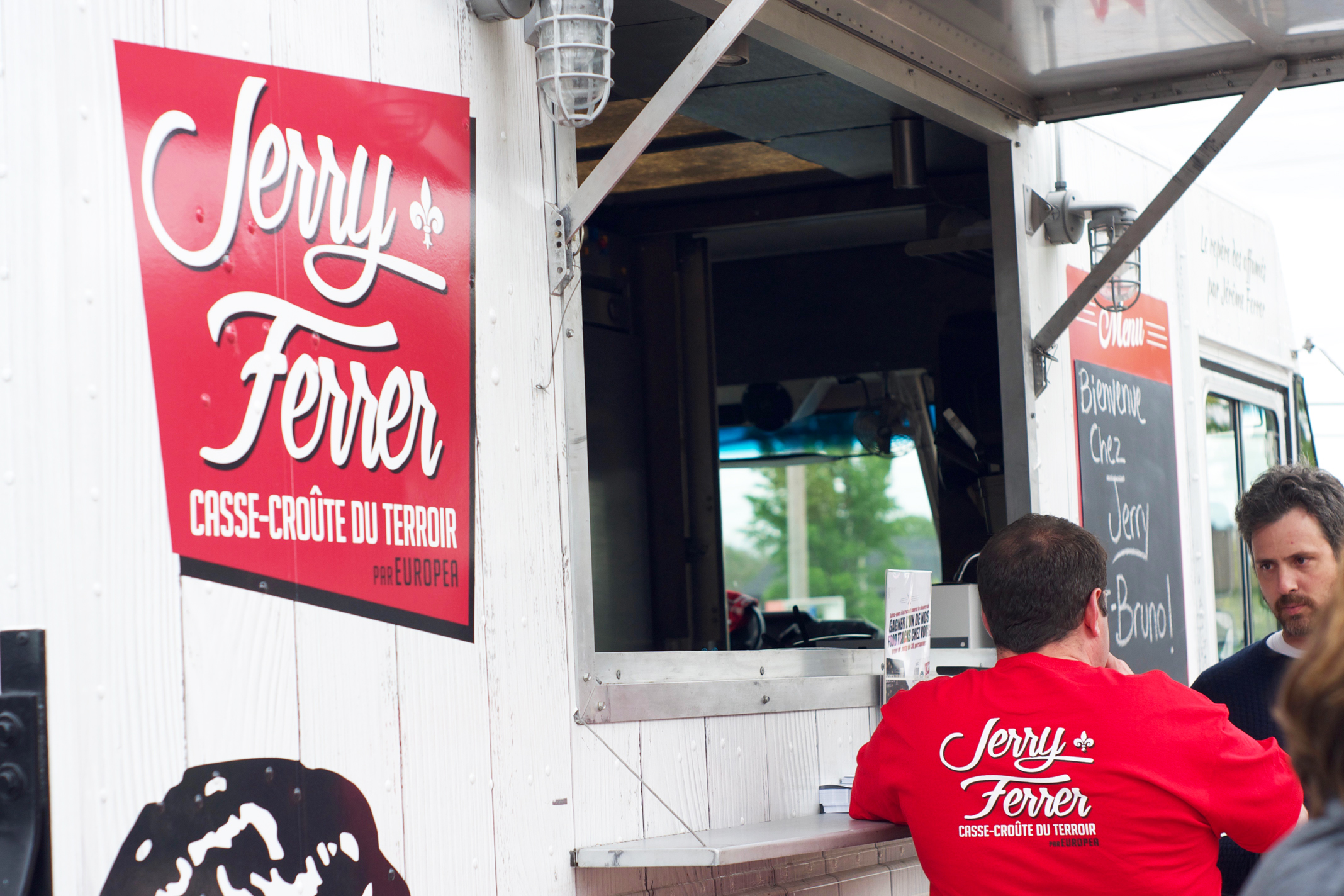 C'est "Jerry" qu'on voit de dos...