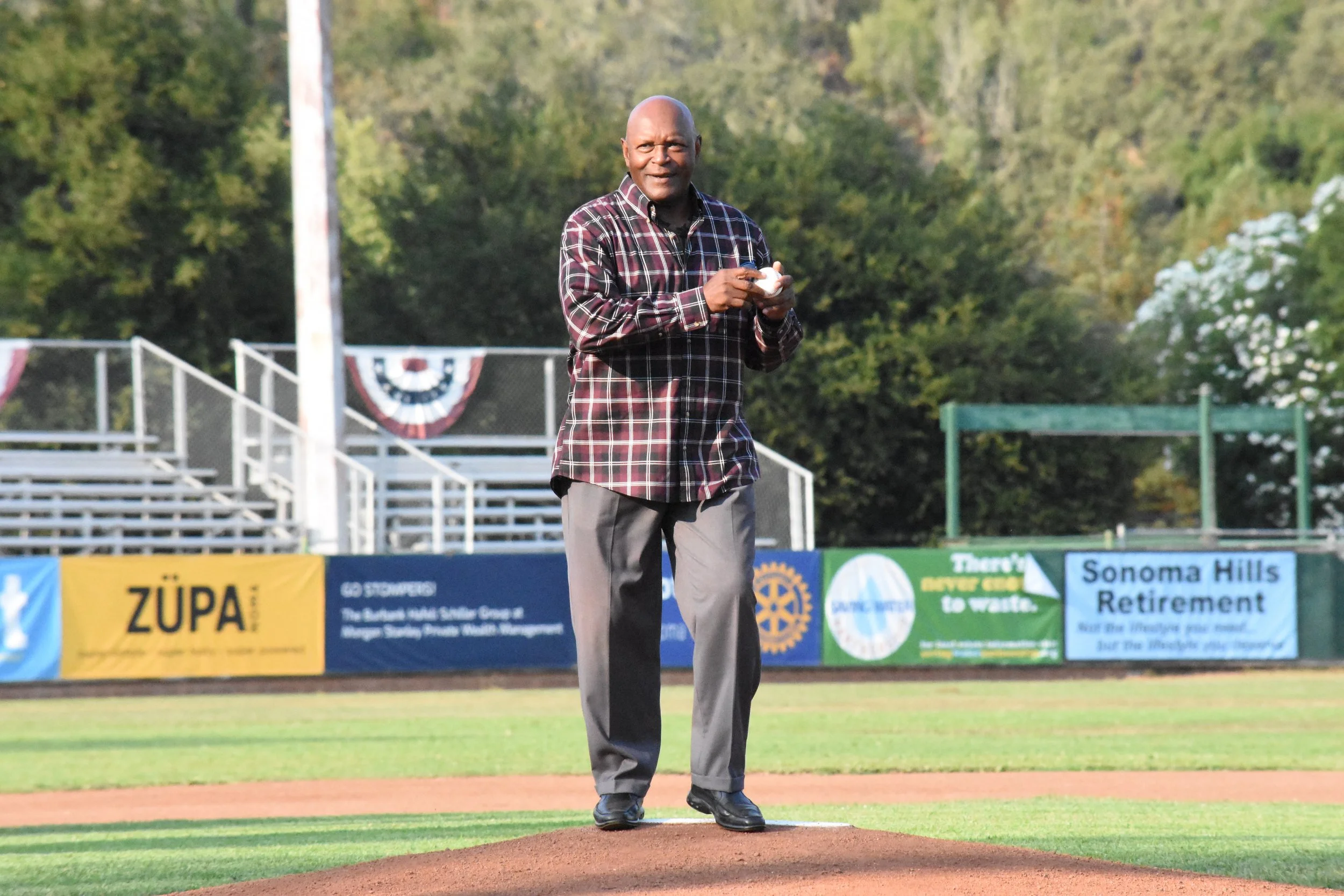 Three-time World Series Champion Vida Blue was on hand at Peoples Home Equity Ballpark Wednesday night to share insight with Sonoma Stompers players, throw out the first pitch and mingle with fans. (James W. Toy III / Sonoma Stompers)