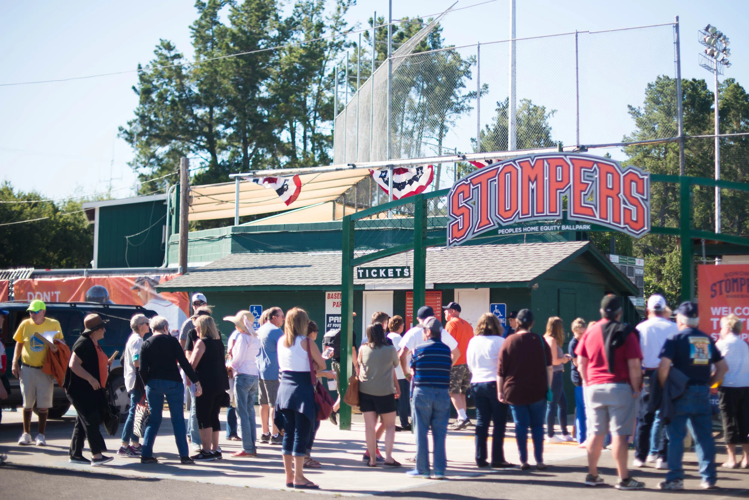 Stompers fans congregate outside of Peoples Home Equity Ballpark at Arnold Field before a 2017 Stompers game. (Darcy Dellera / Sonoma Stompers)