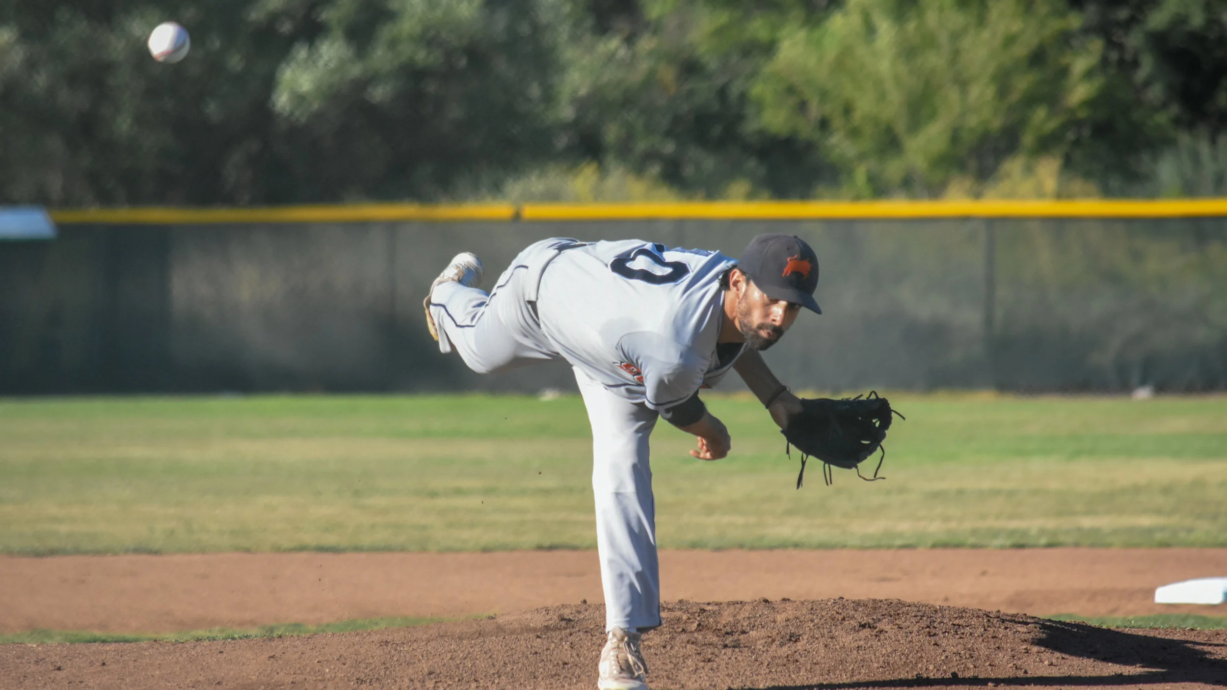 Vijay Patel delivers a pitch in the Stompers’ game against the Napa Silverados, July 11, 2018 (James W. Toy III / Sonoma Stompers)