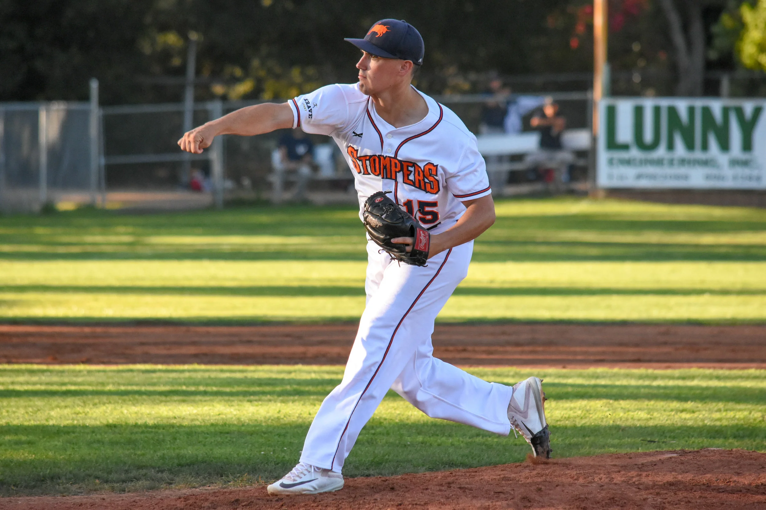 Juan Espinosa delivers a pitch in the Sonoma Stompers game against the Vallejo Admirals, August 16, 2018 in Sonoma, Calif.(James W. Toy III / Sonoma Stompers)