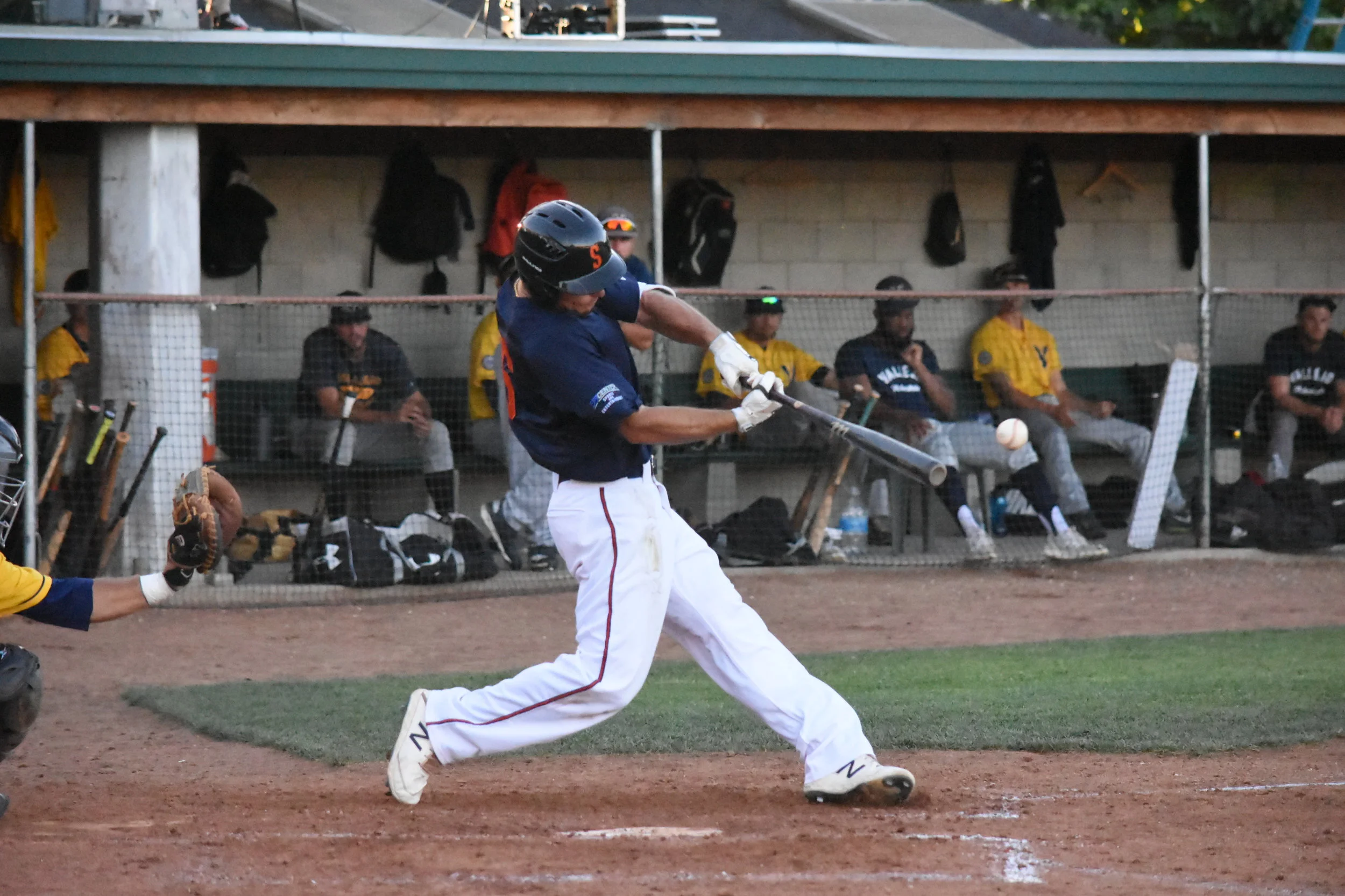 ARNOLD DAZZLES IN HIS STOMPERS DEBUT, LEADS CLUB TO 3-1 WIN