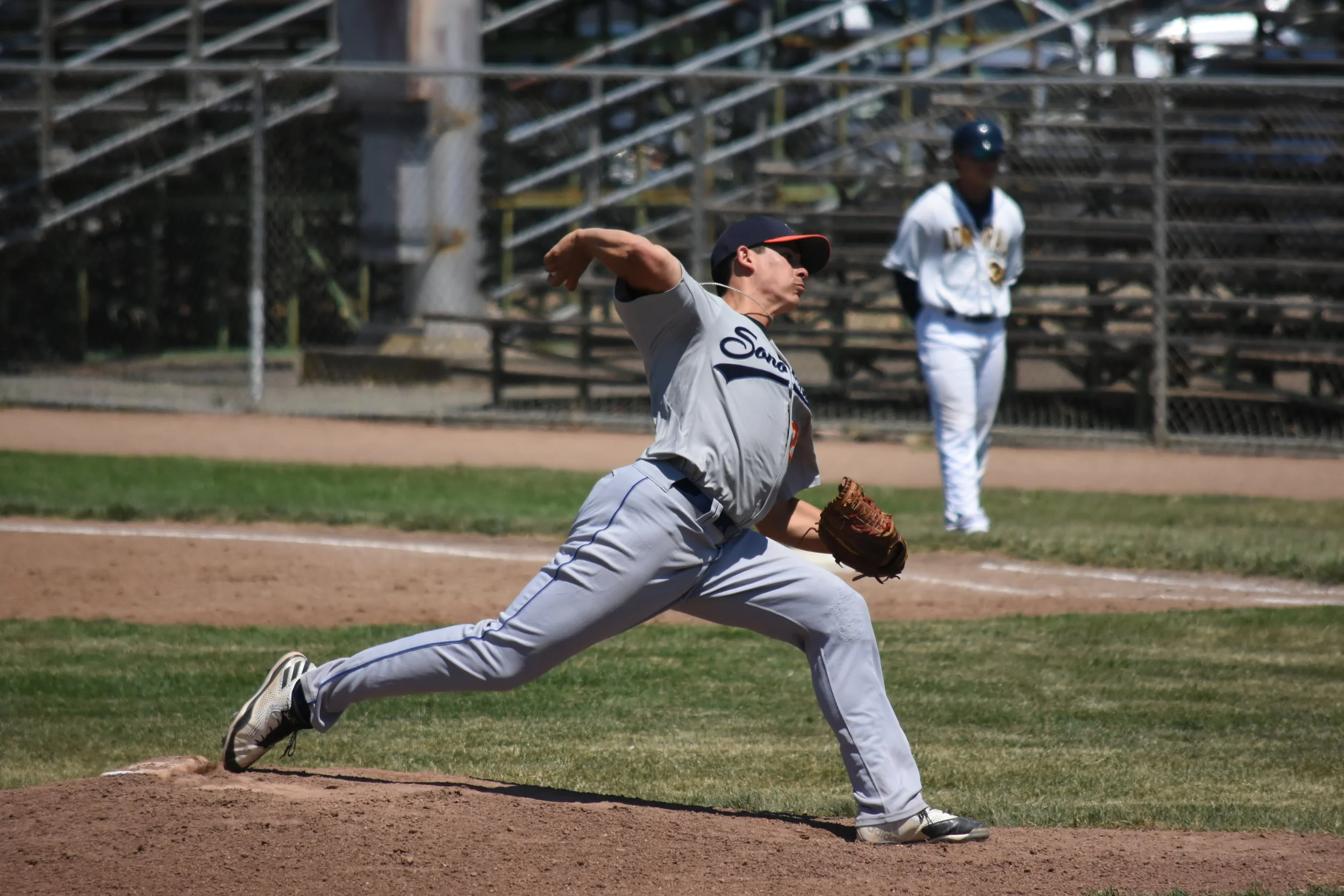 STOMPERS OFFENSE BACKS OMAÑA