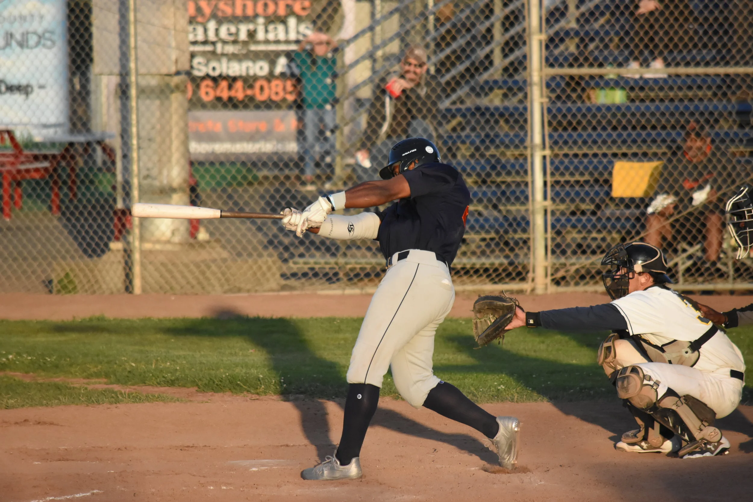 STOMPERS USE VALLEJO AS LAUNCHING PAD IN 14-6 VICTORY