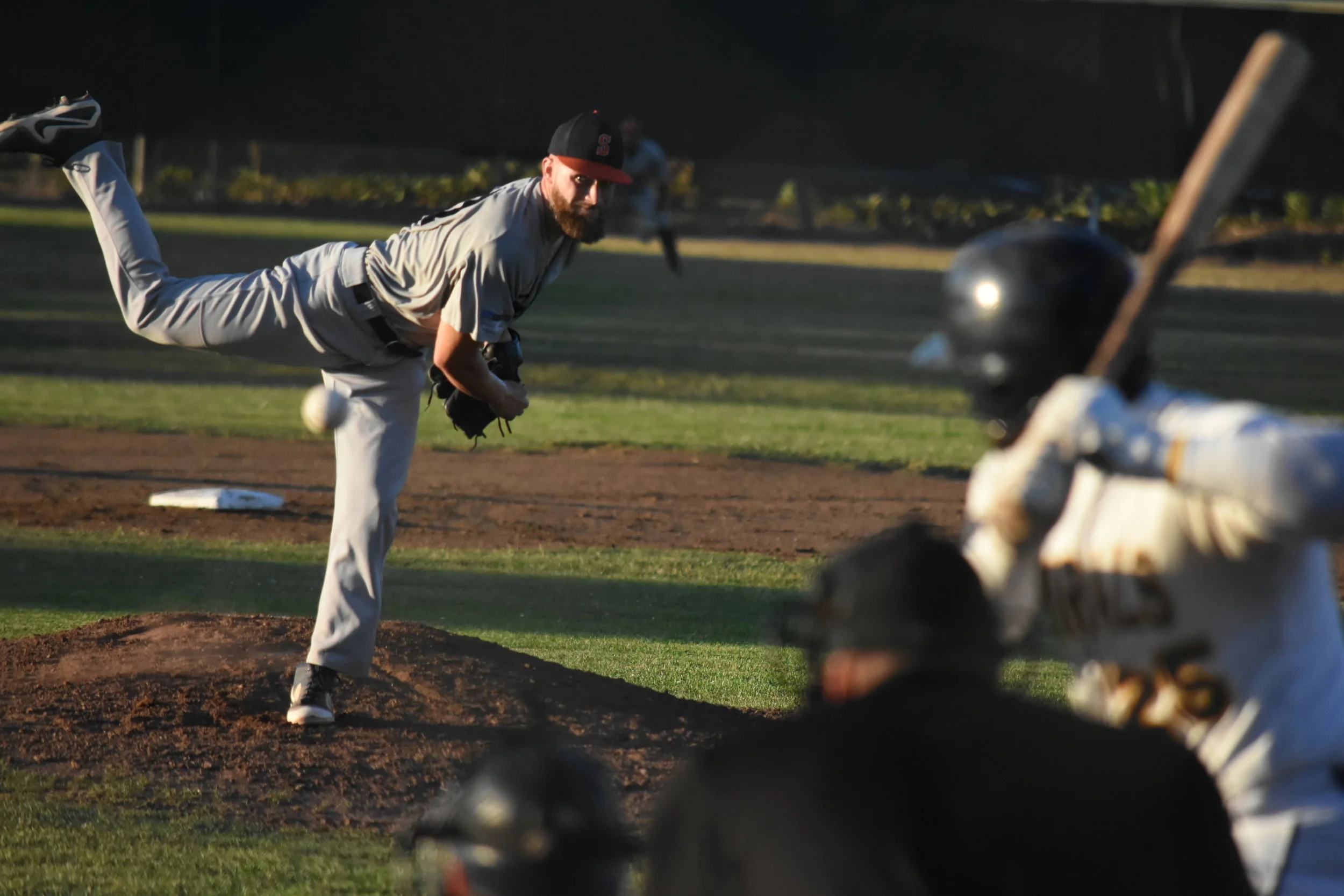 STOMPERS WALK 13 TIMES IN 11-4 WIN OVER SECOND PLACE VALLEJO