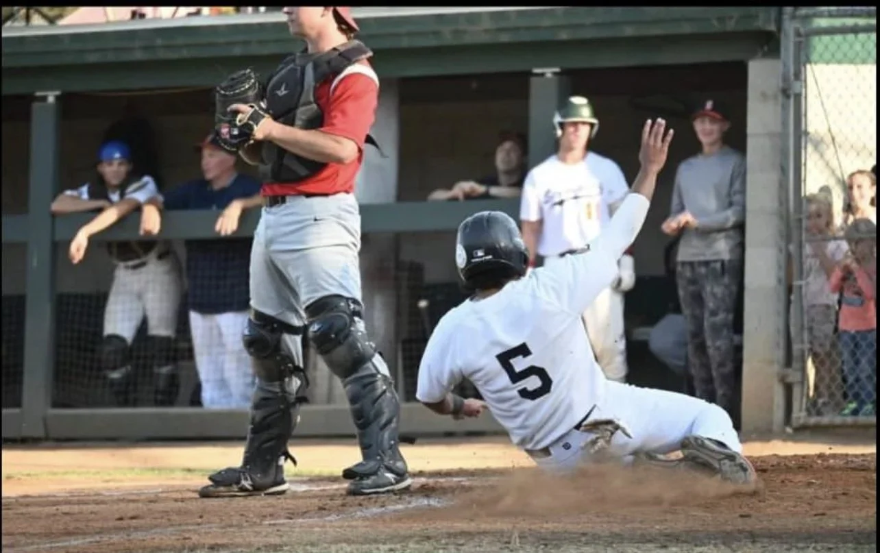 Stompers drop an extra-inning heartbreaker to Novato Knicks