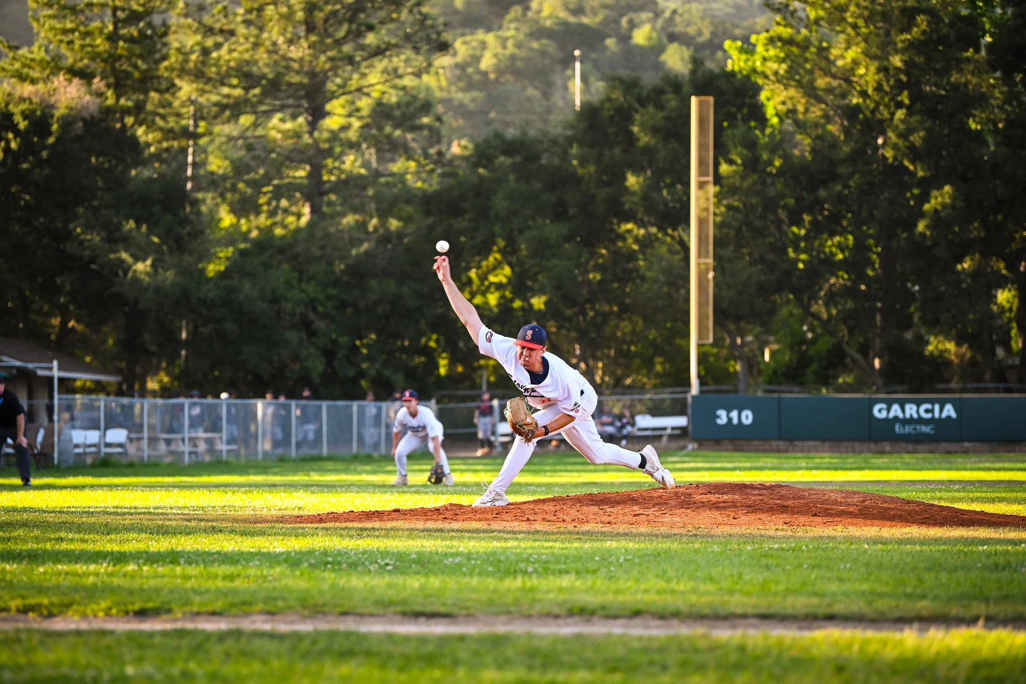 Late game woes lead to Stompers 10-2 defeat against the Crawdads