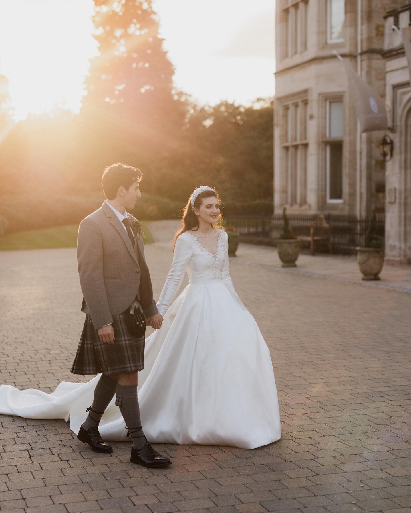 Almost 6 months ago, Crossbasket castle set the stage for Pauline and Cameron&rsquo;s wedding. Here&rsquo;s another glimpse at the moments I captured.
.
#weddingphotography #weddingdress #scottishweddings #lovestories #crossbasketcastle #crossbasketc