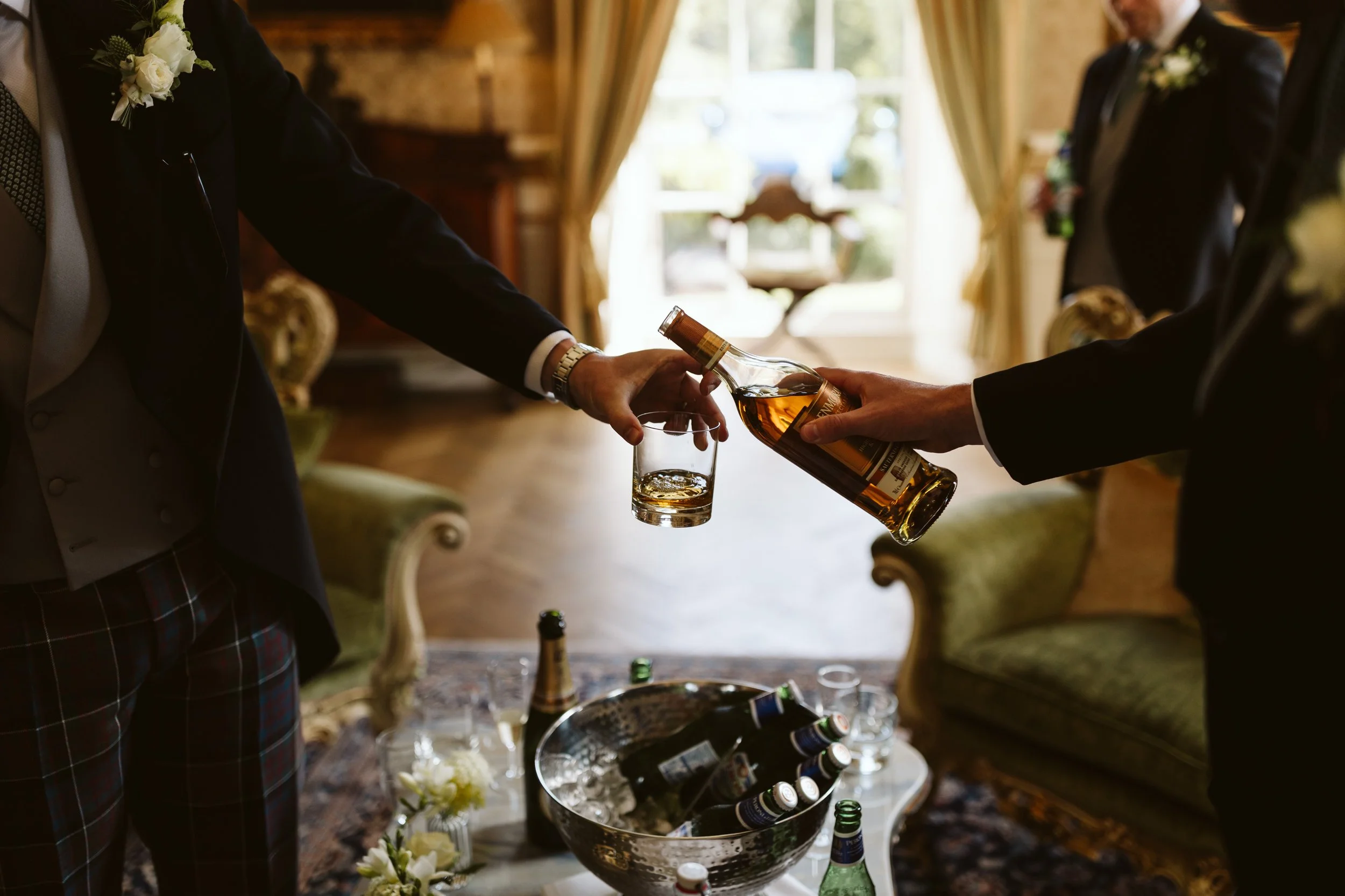 Drumtochty_castle_wedding_photography-19.jpg