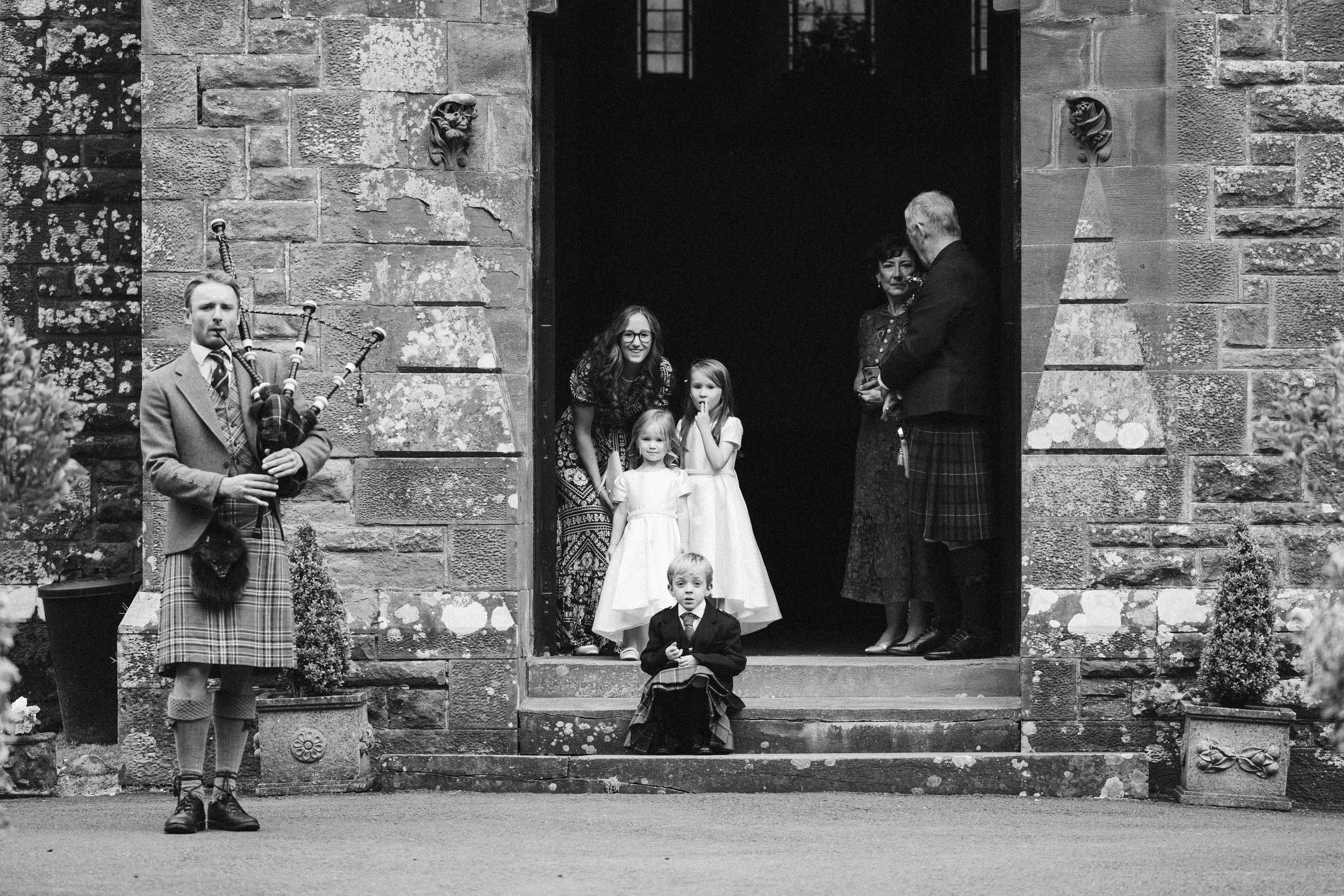 Drumtochty_castle_wedding_photography-49.jpg