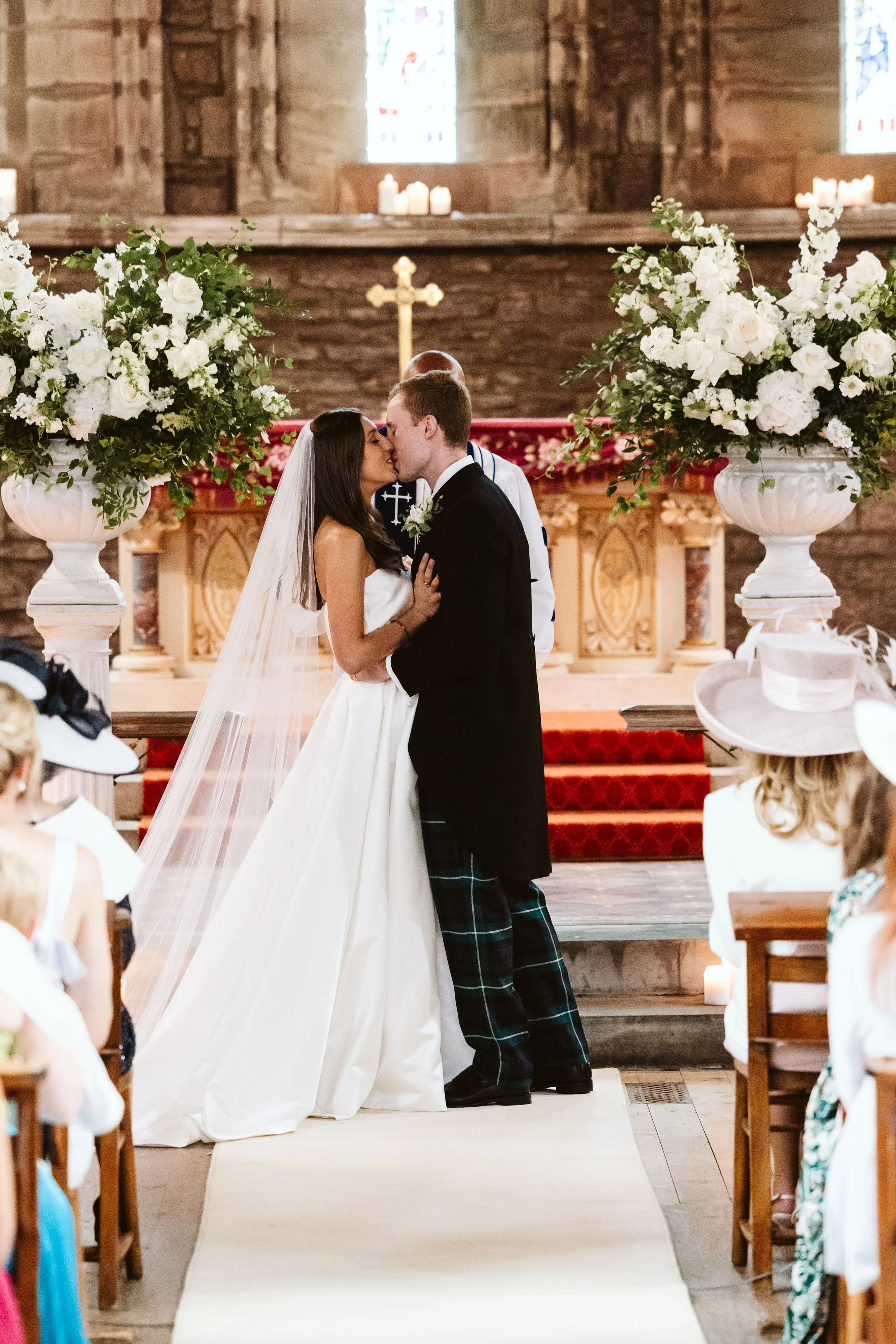 Drumtochty_castle_wedding_photography-77.jpg