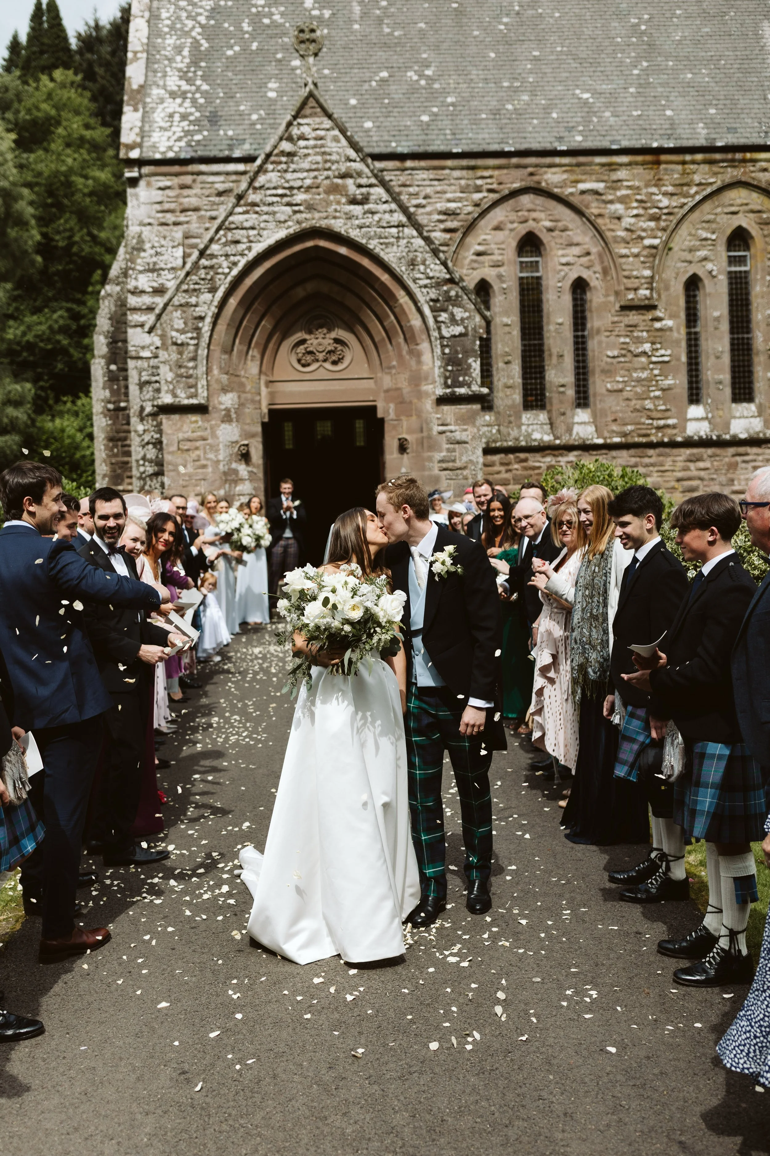 Drumtochty_castle_wedding_photography-89.jpg