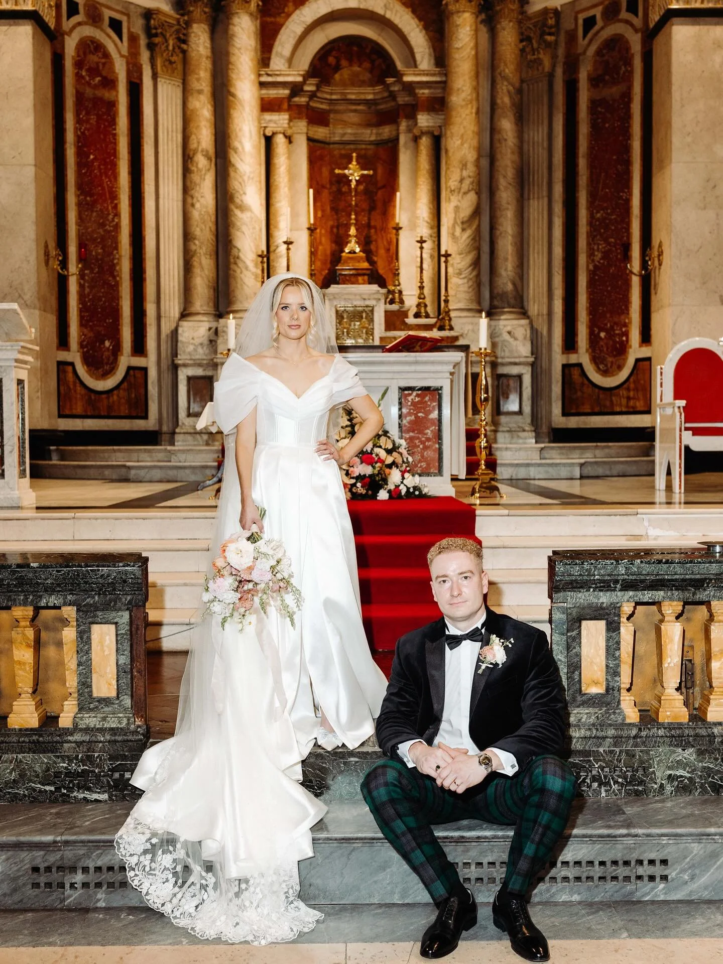 When the church looks this spectacular you have to do the couple portraits there! Can&rsquo;t get enough of this wedding! 

#glasgowchurch #churchwedding #glasgowwedding #glasgowweddingvenue #glasgowweddingphotographer