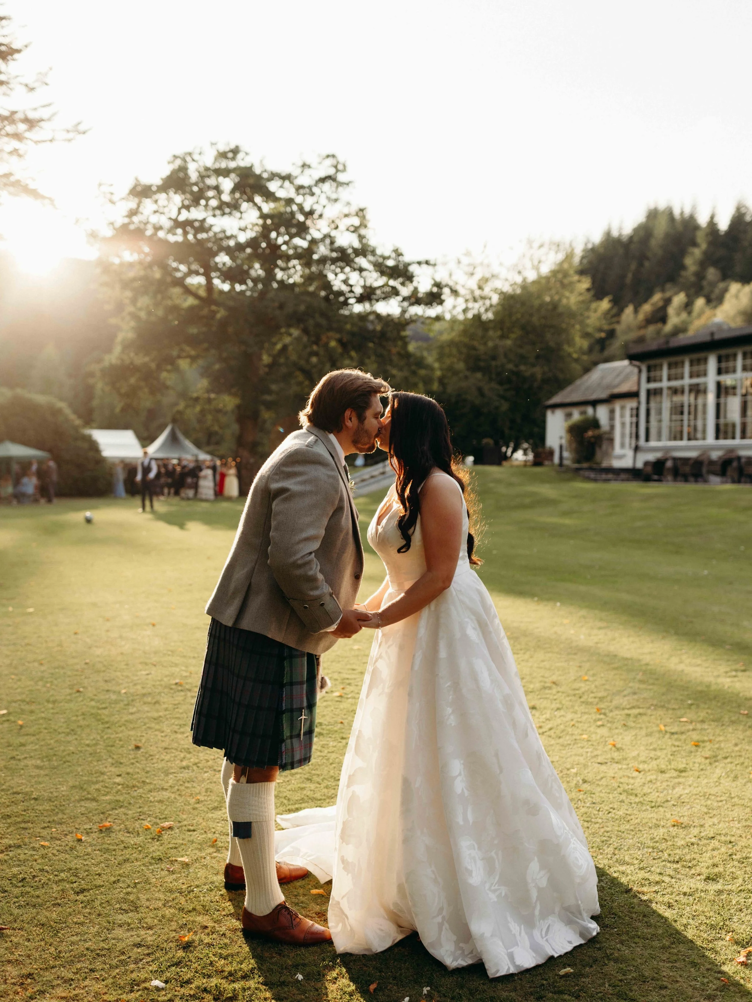 Rhianne &amp; Ben || Dunkeld house 

Venue: @dunkeldhouse 
Second photographer: @finlaybowphotography