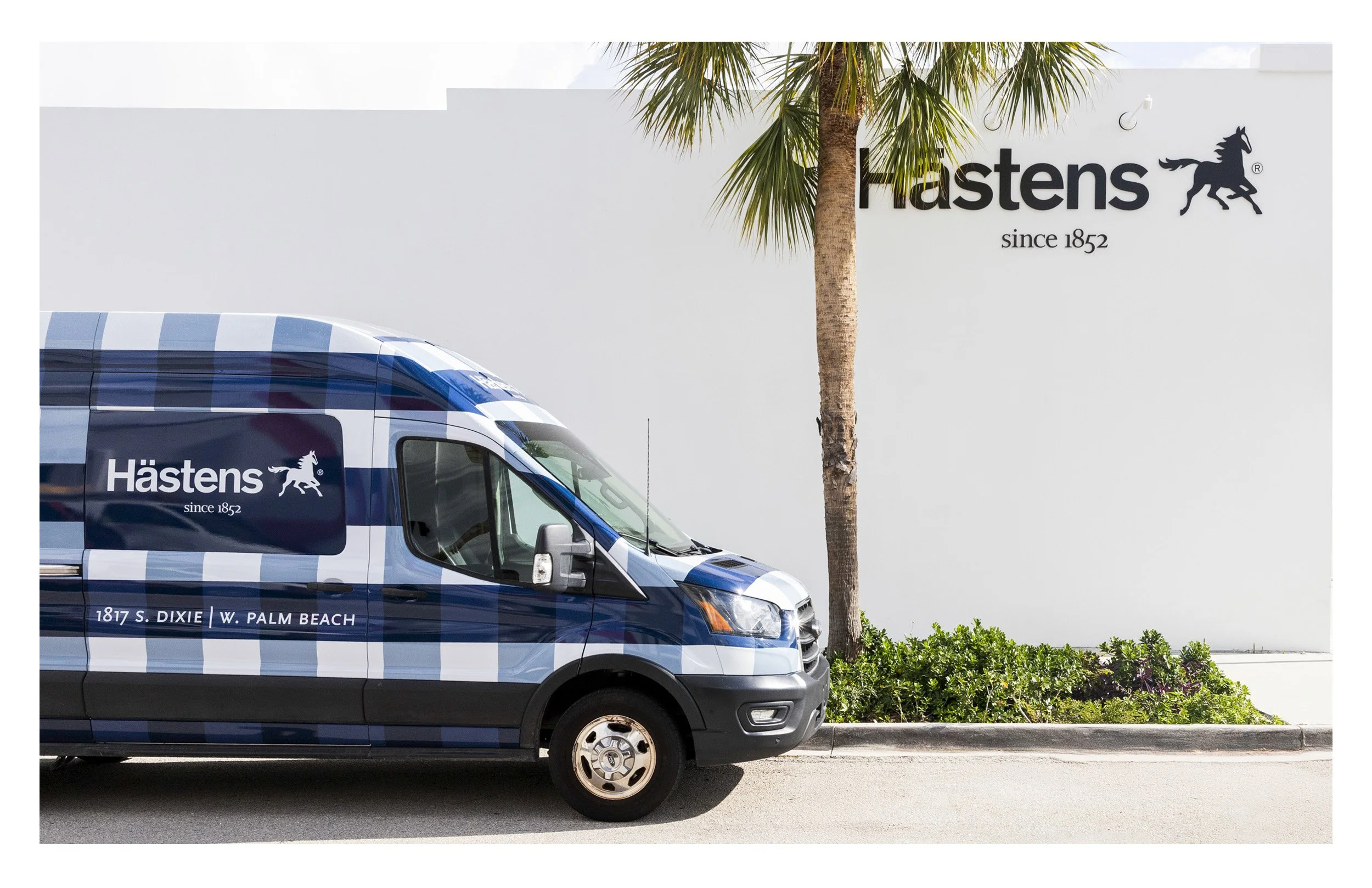 Hastens van.jpg