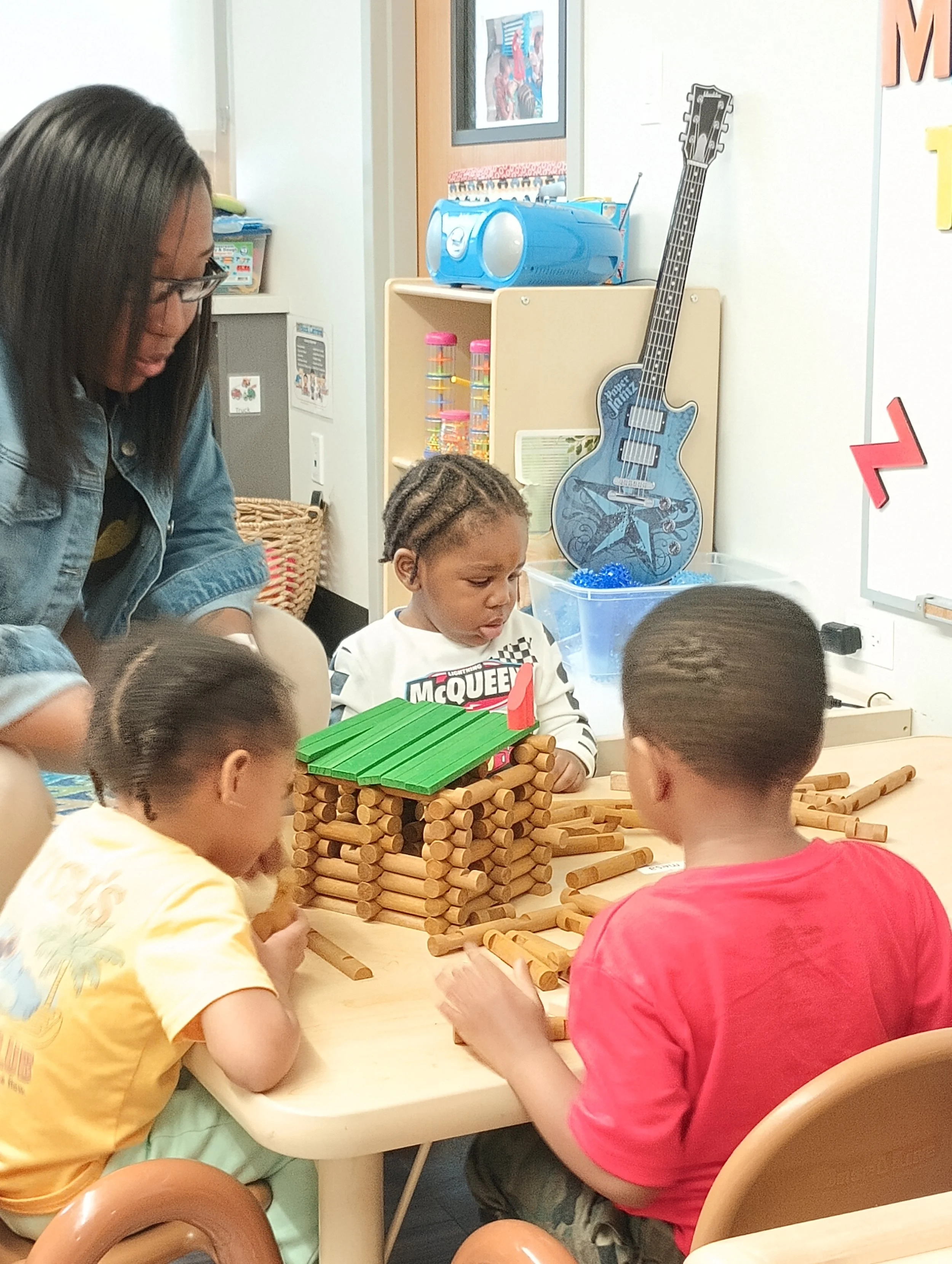 CYC-Calumet Heights builds cabins during free play