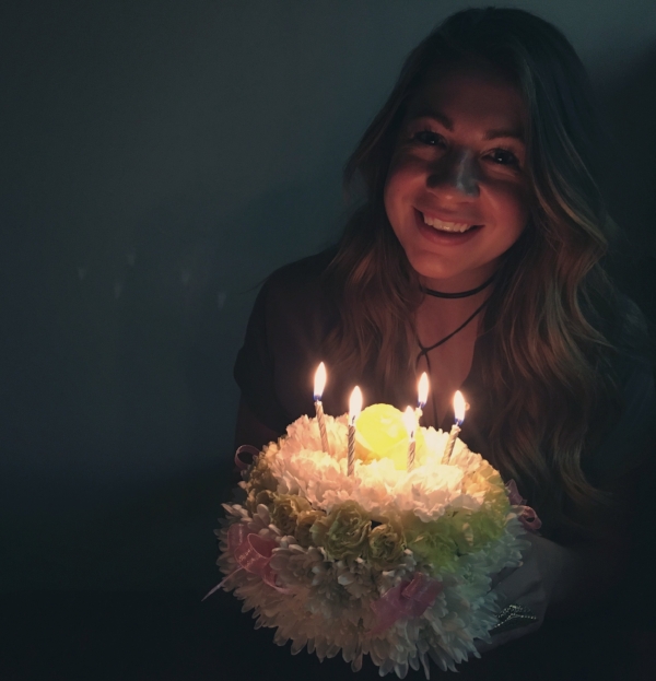 I don't like cake, so my parents sent me a flower "cake", this kind of thing I love! 