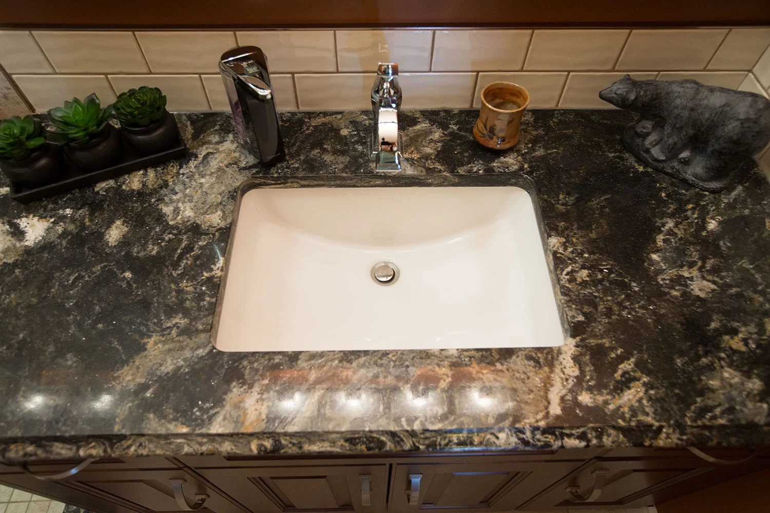 VIDEO-Granite vs Quartz