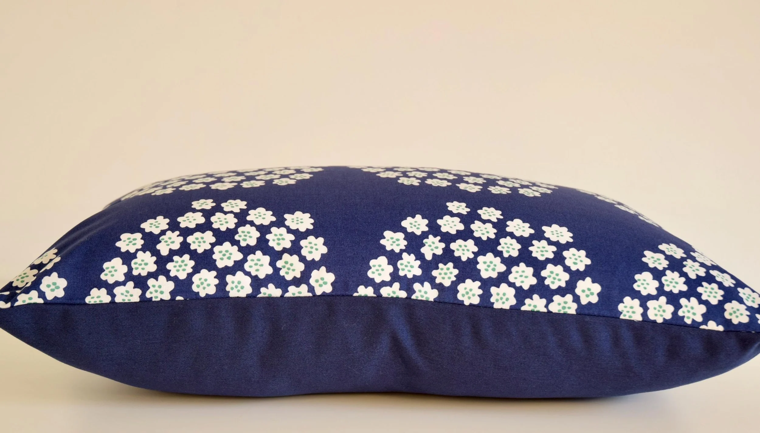https://i.etsystatic.com/5734807/r/il/68e4e0/6225758806/il_fullxfull.6225758806_pycw.jpg