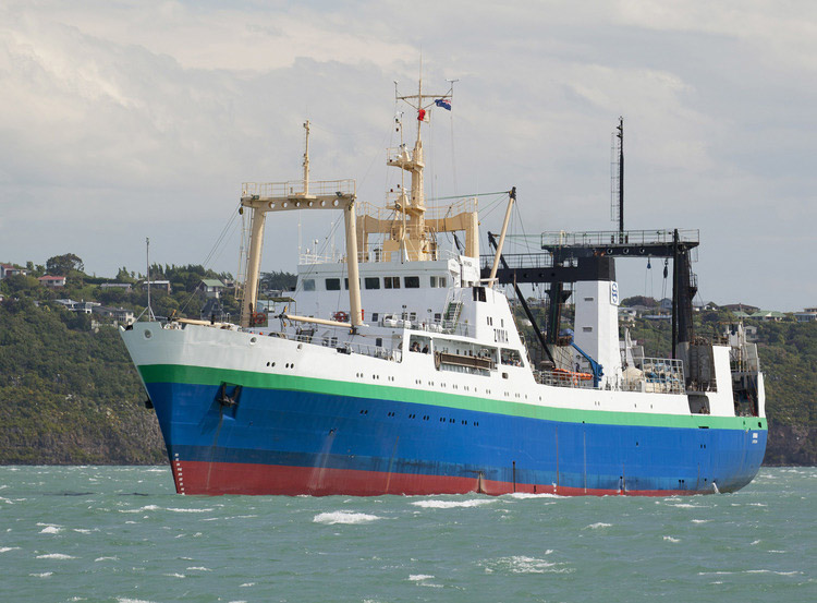 LENGTH: 104 METRES | HORSEPOWER: 7000 HP | CREW: 82 PEOPLE