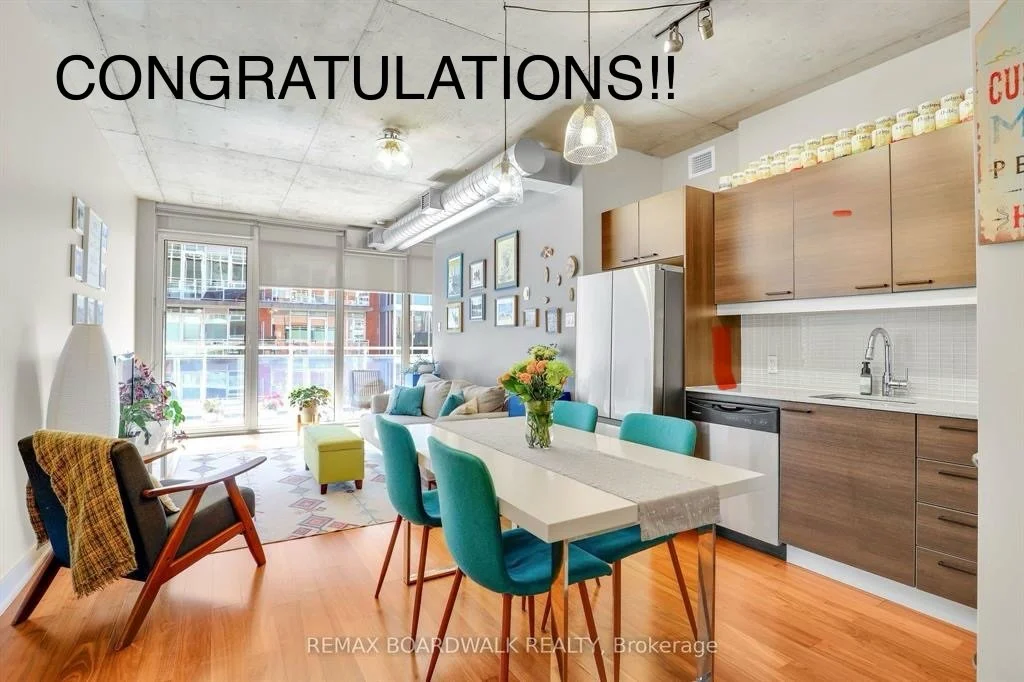 Sending out a huge Homes with Harts congrats to our latest Buyer Client Sarah on her purchase of this gorgeous downtown condo! 😊🎉🔥