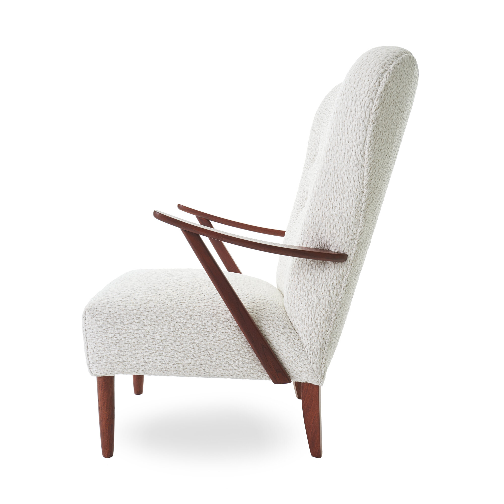 0920_Studio6F_Product_DuxArmchair2.jpg