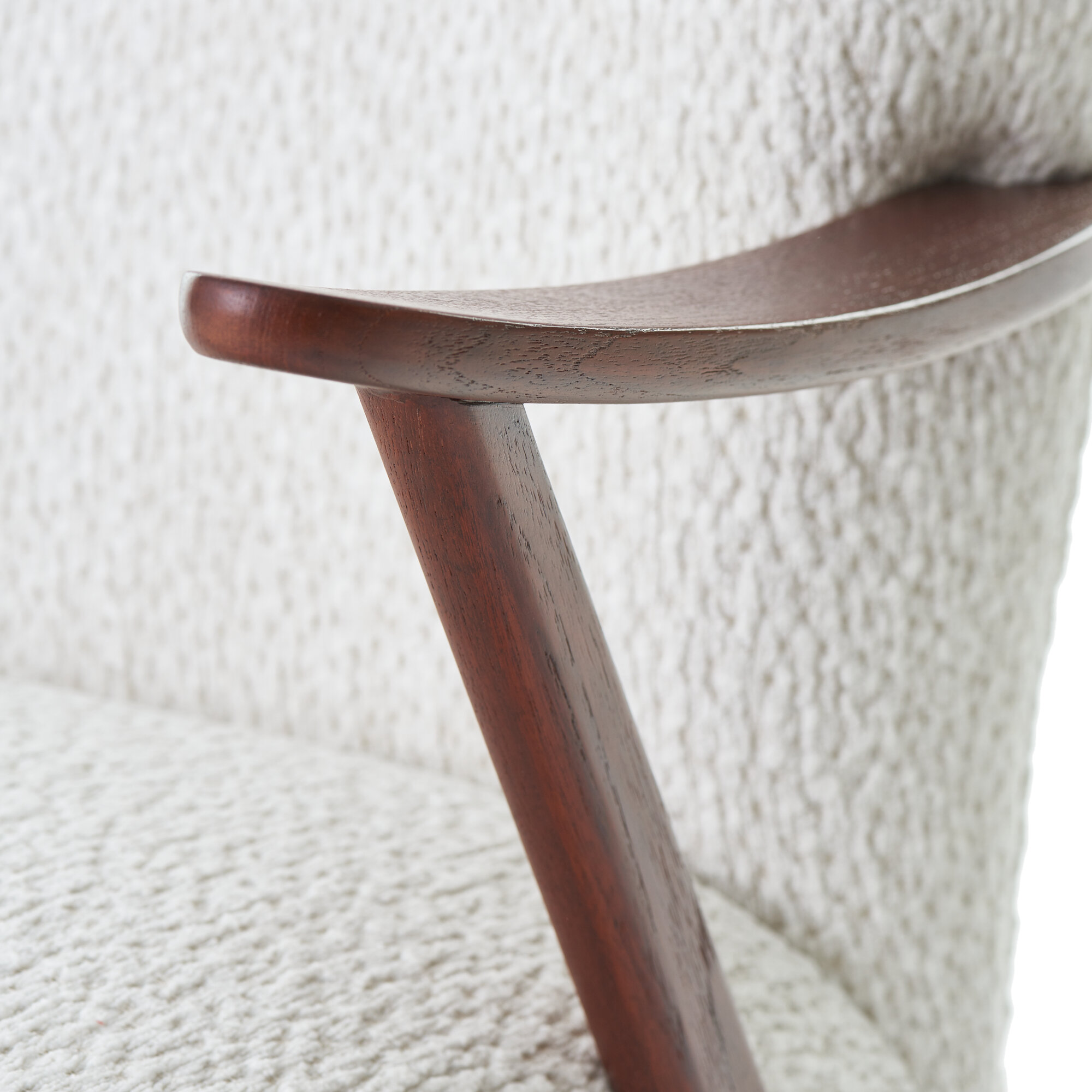 0920_Studio6F_Product_DuxArmchair4.jpg